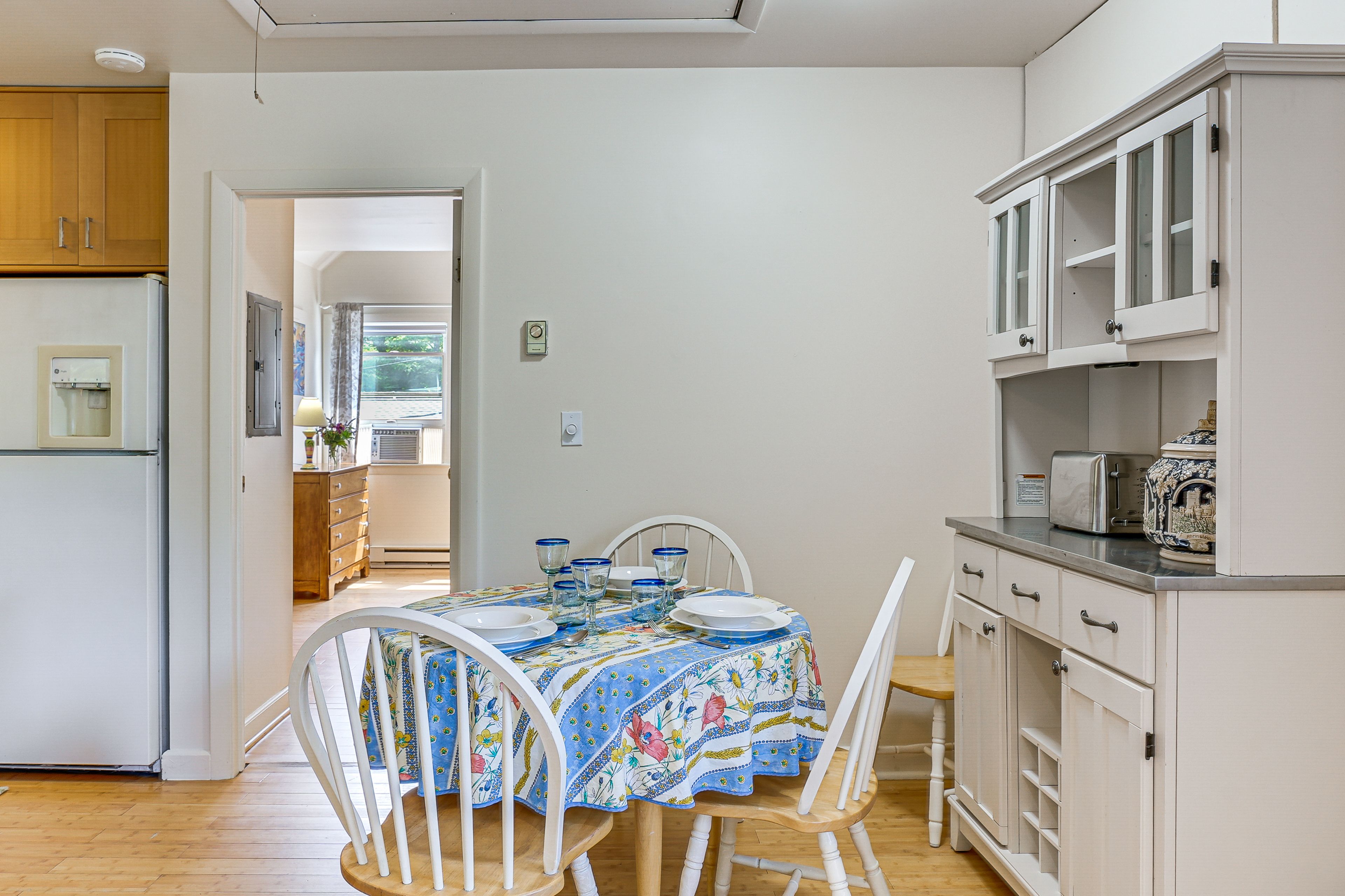 Dining Area | Dishware/Flatware | Hutch w/ Toaster