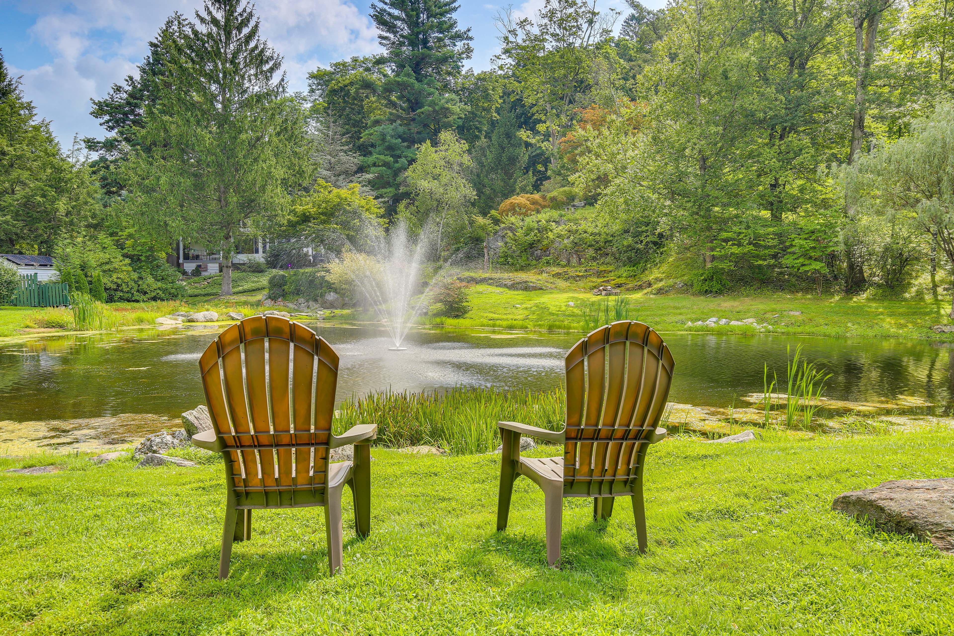 Holmes Vacation Rental | 2BR | 1BA | 1,500 Sq Ft | Step-Free Entry