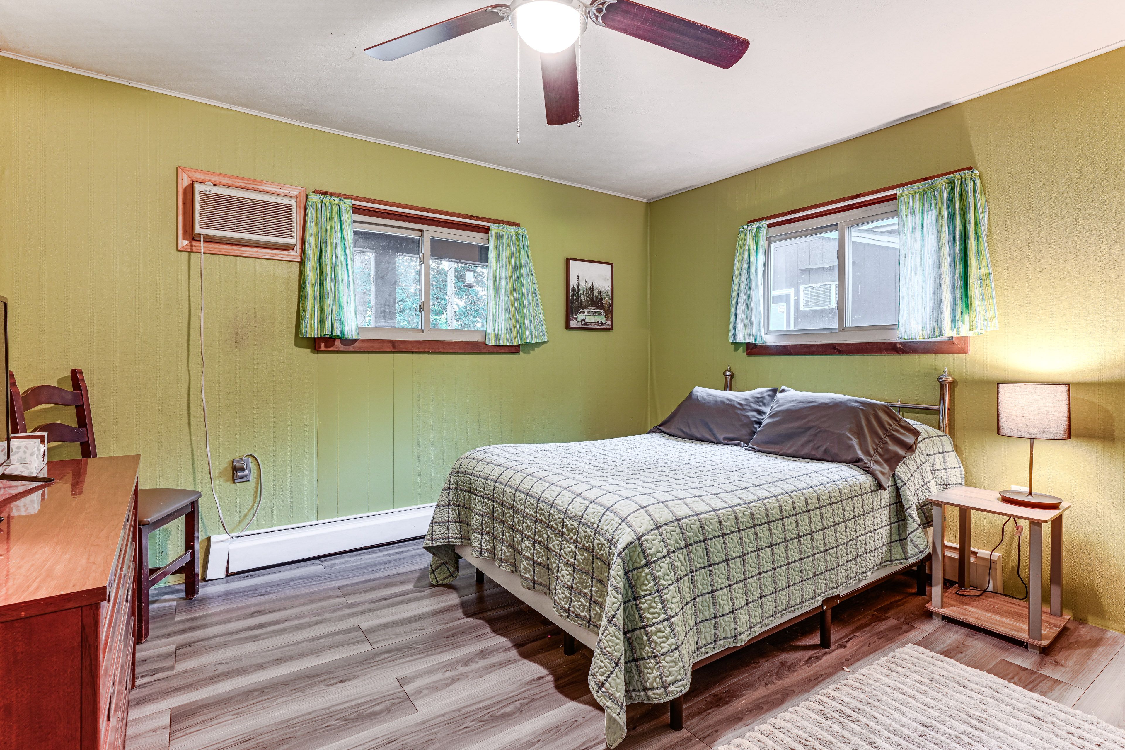 Bedroom 1 | Full Bed | Linens Provided | 1st Floor