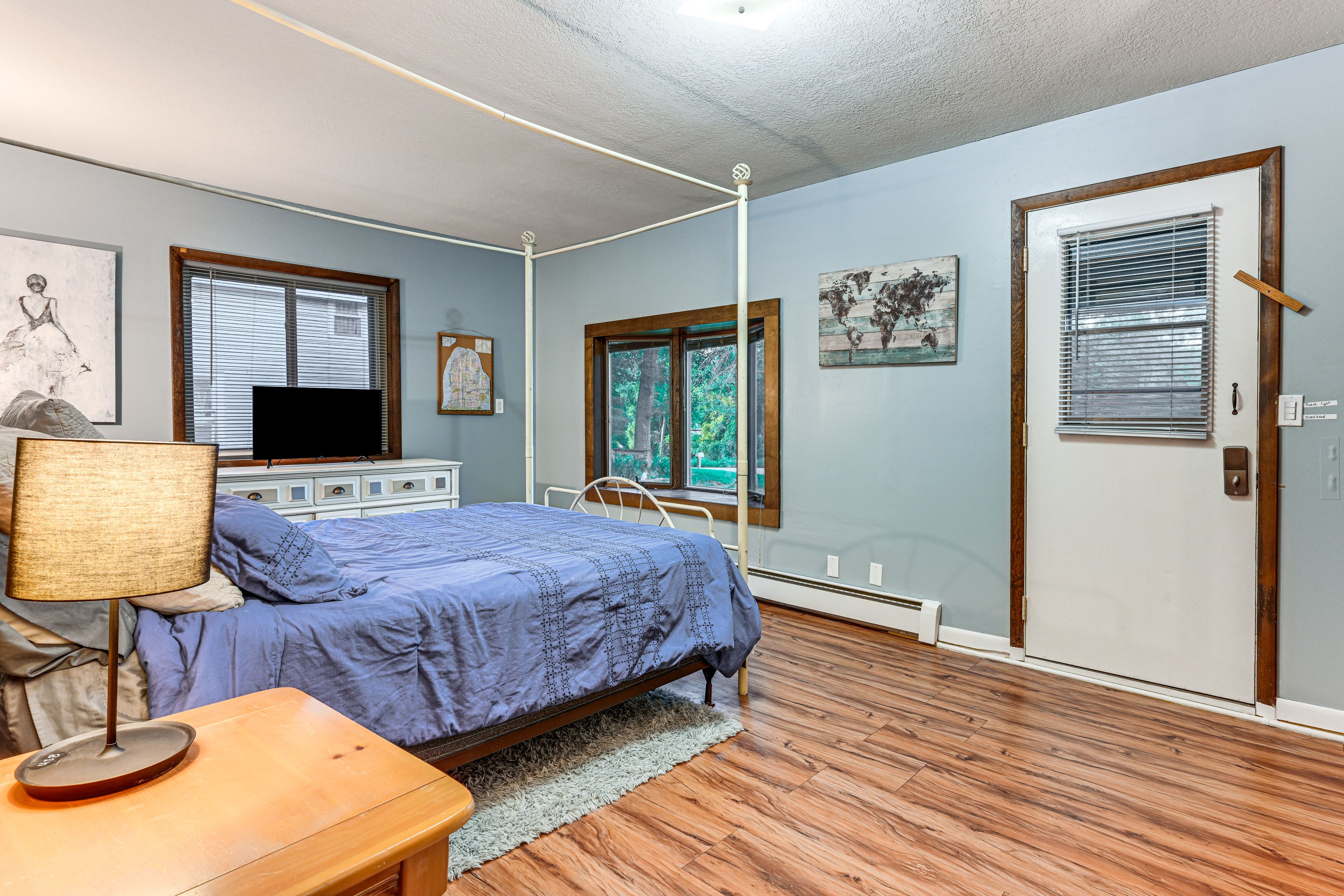 Bedroom 2 | Queen Bed | 1st Floor