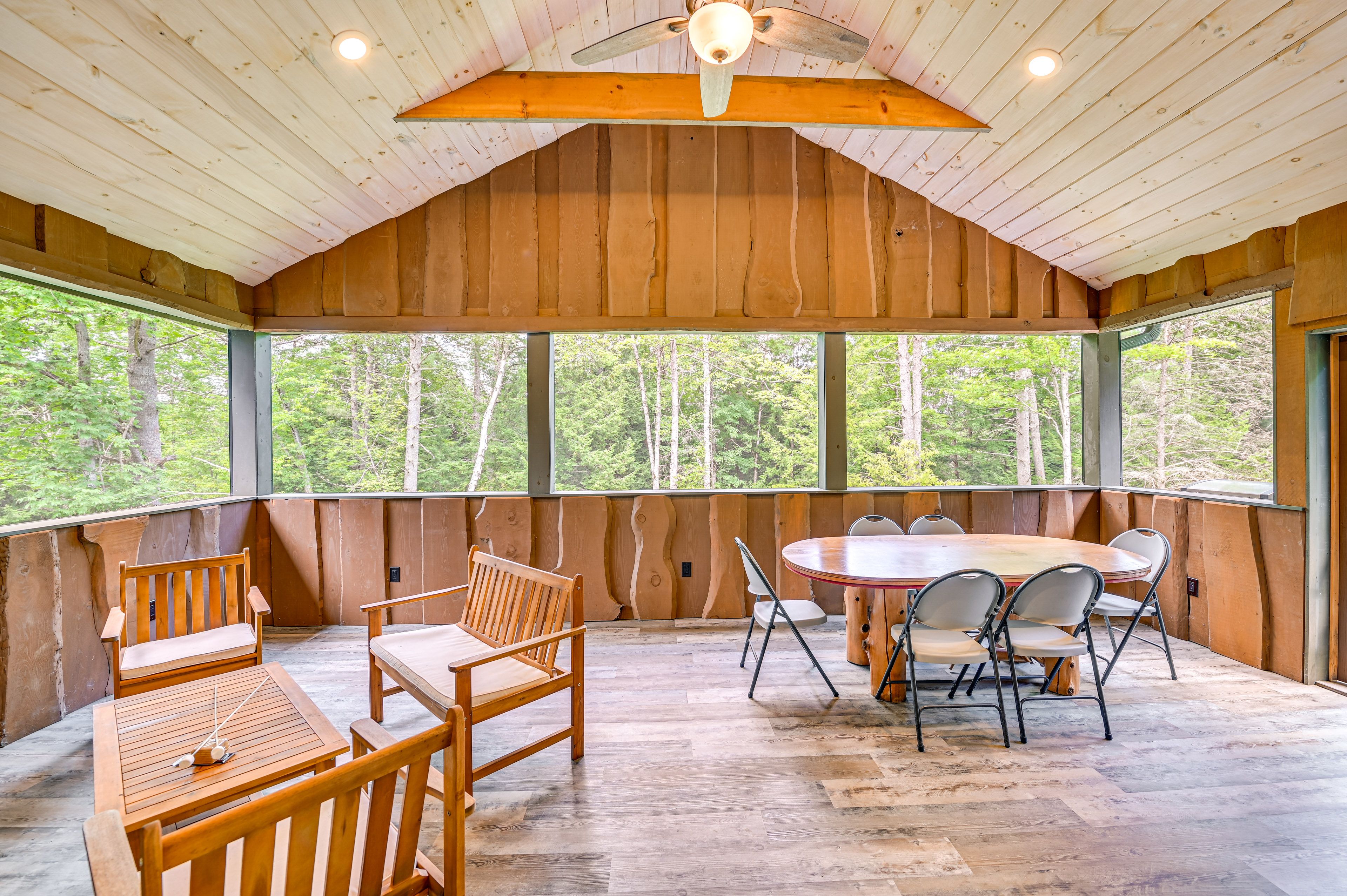 Screened-In Porch