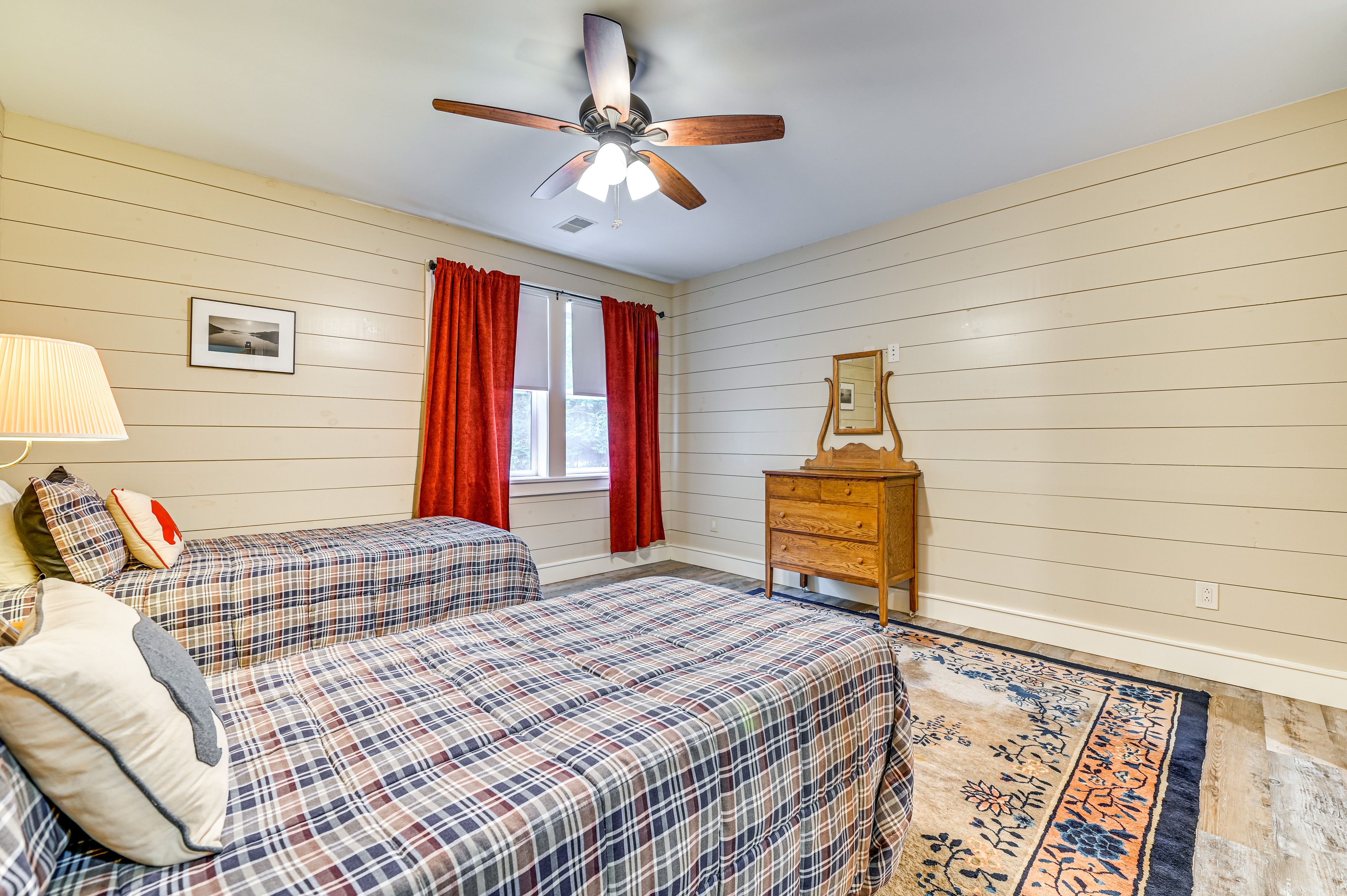 Bedroom 2 | 2 Twin Beds | En-Suite Bathroom