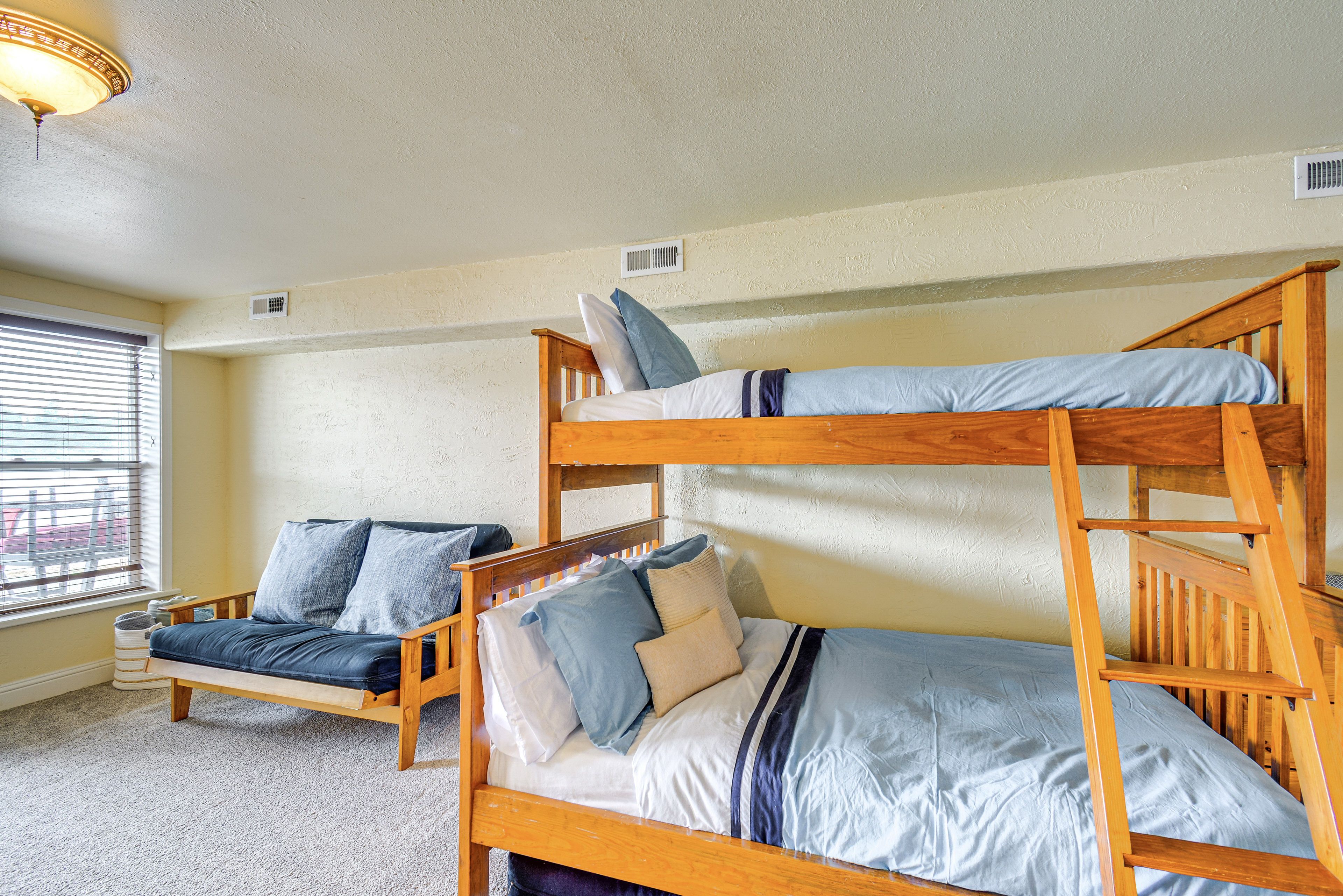 Bedroom 2 | Twin/Full Bunk Bed | Basement
