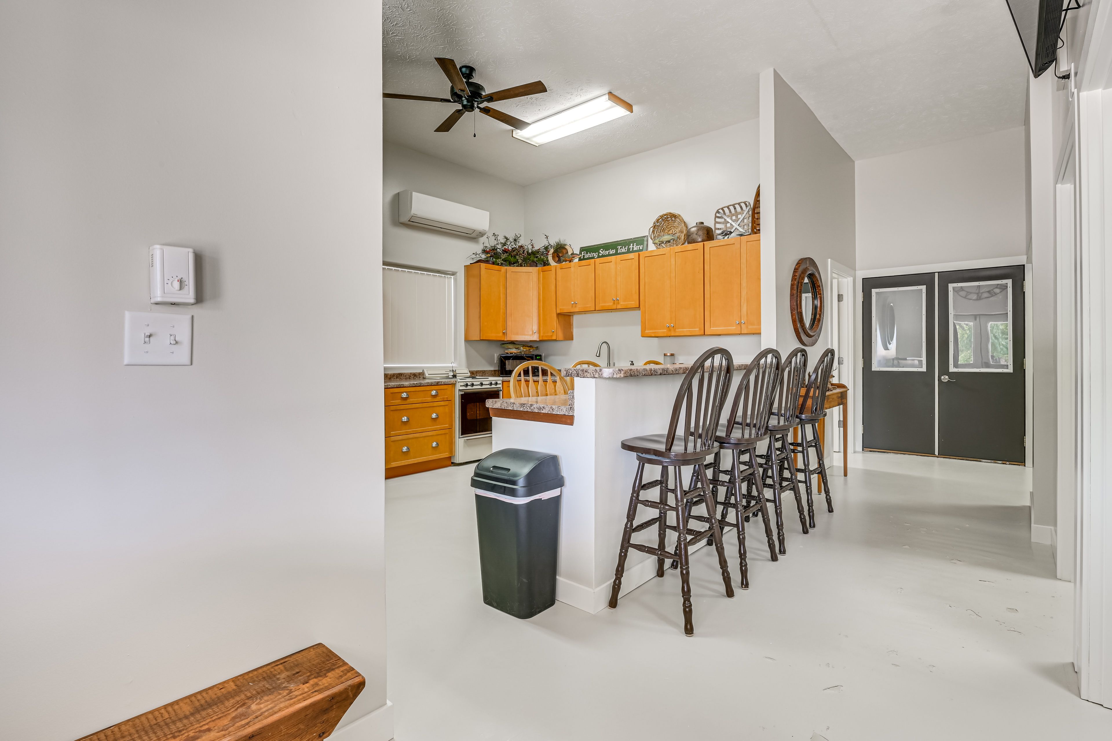 Bar-Top Dining Area | Smart TV
