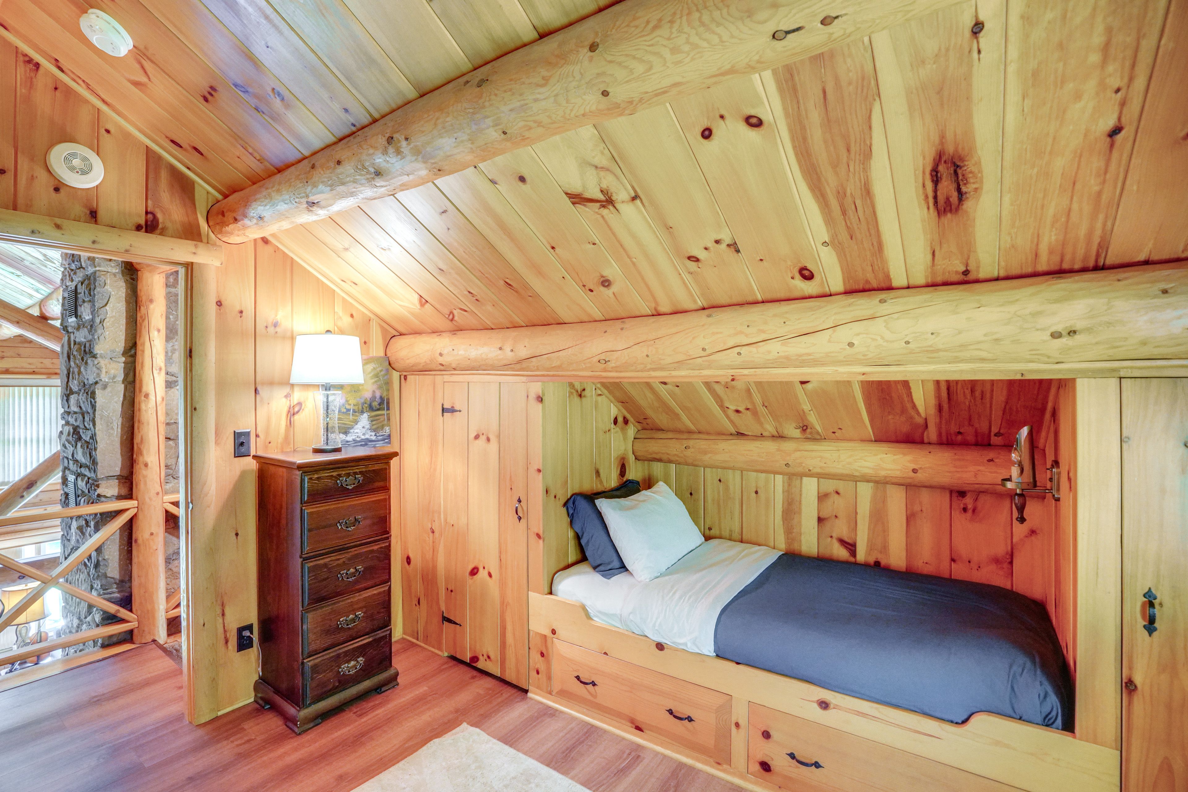 Bedroom 3 | 2 Twin Beds | 2nd Floor