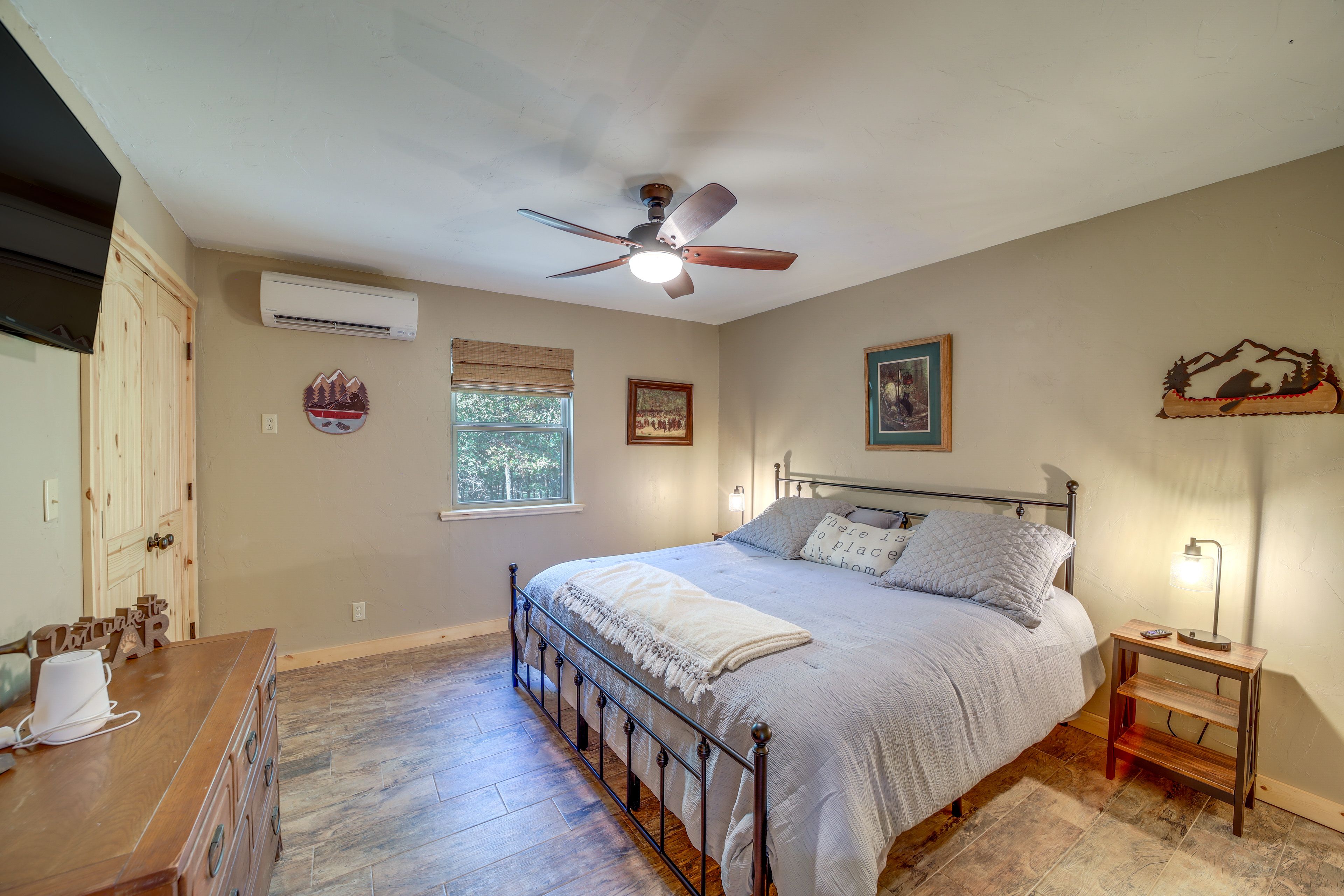 Bedroom 1 | King Bed | Linens Provided