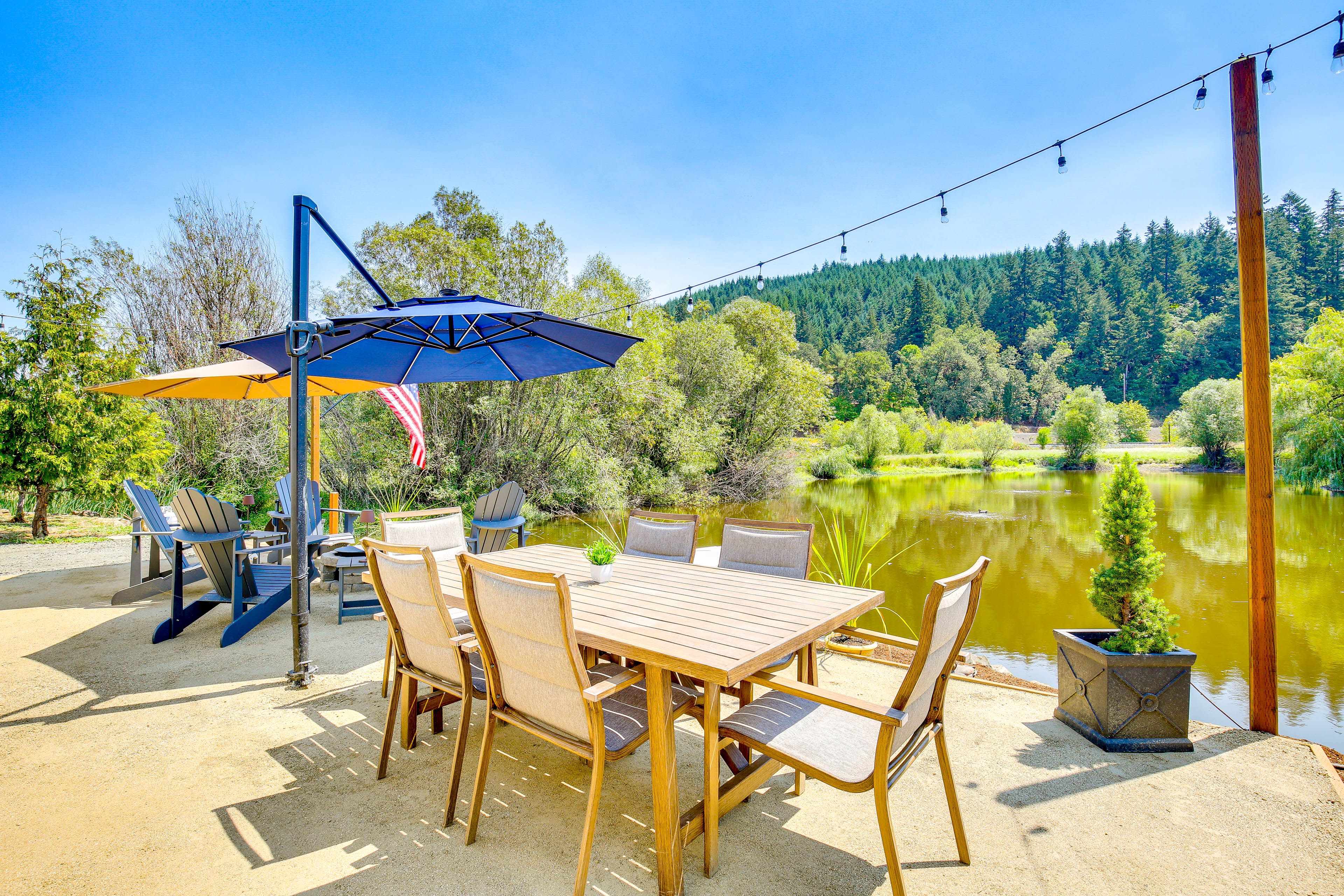 Oakland Vacation Rental | 1BR | 1BA | 400 Sq Ft | Stairs to Enter