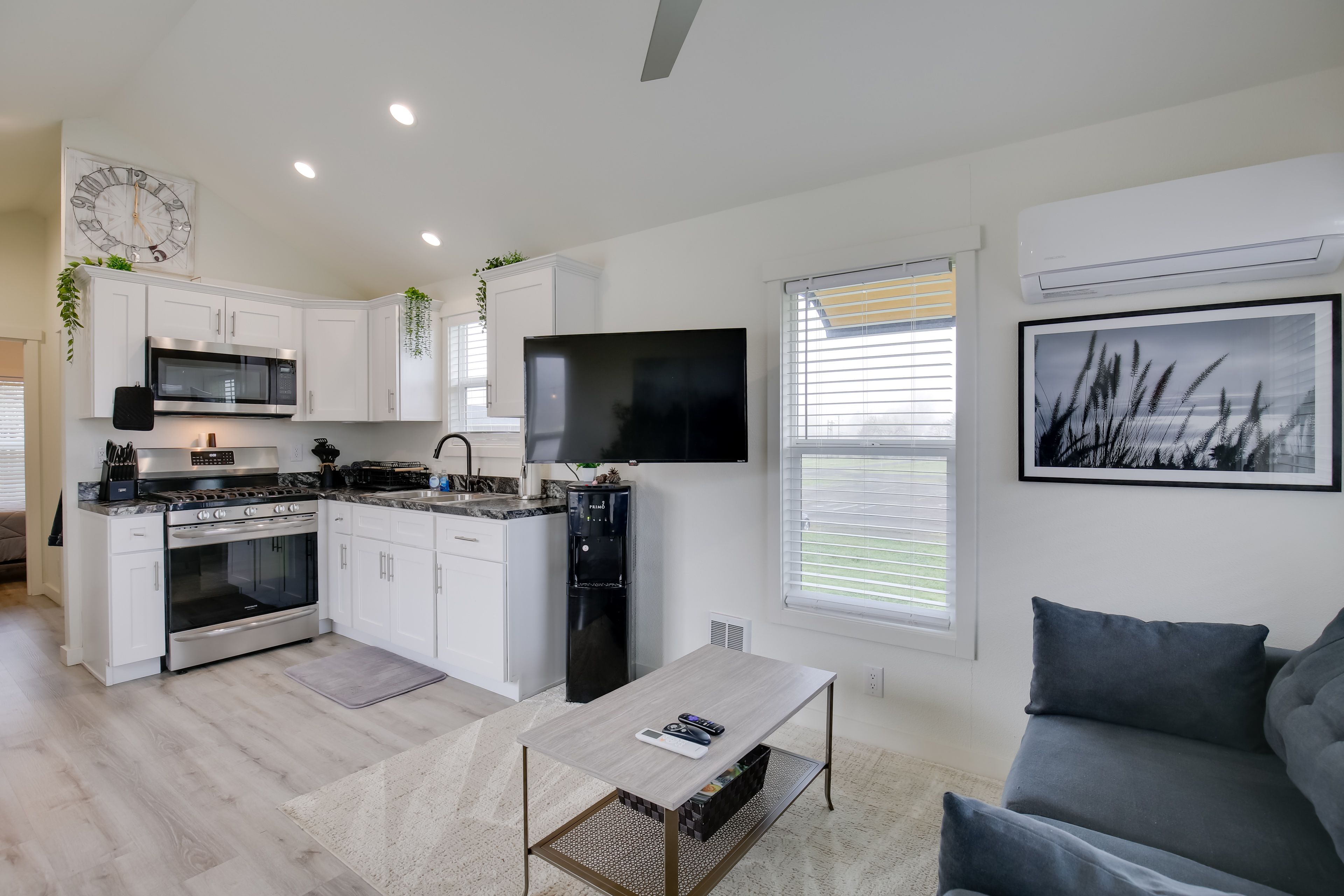 Interior | Open Floor Plan | Free WiFi