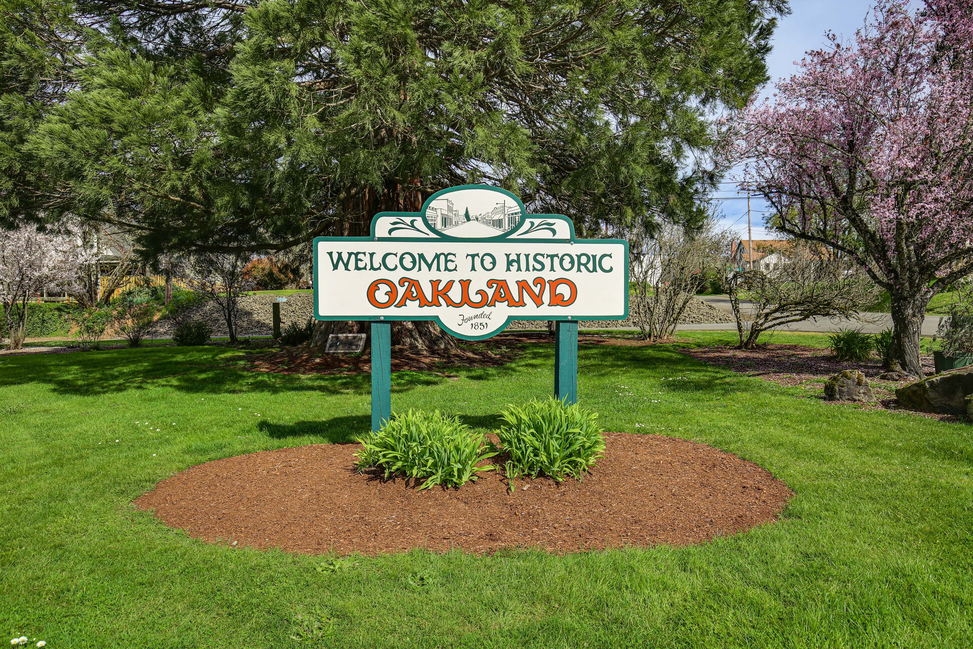 Walk to Historic Oakland