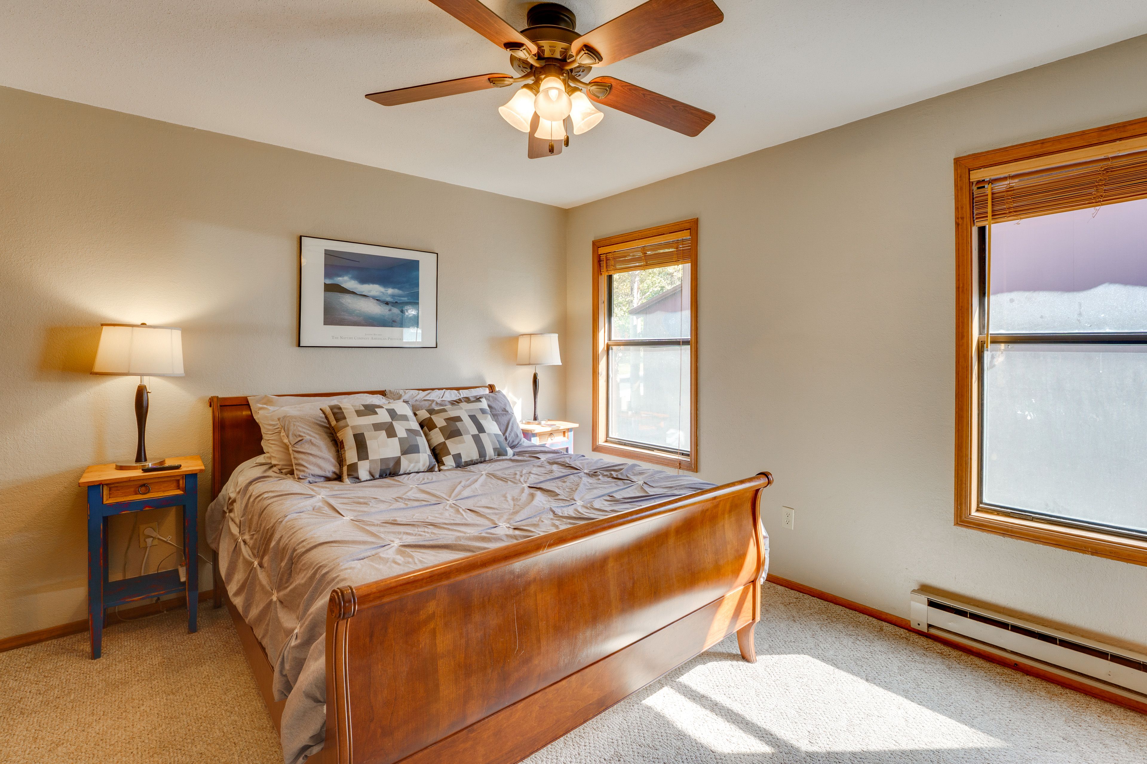 Bedroom 1 | Queen Bed | Smart TV | Main Level
