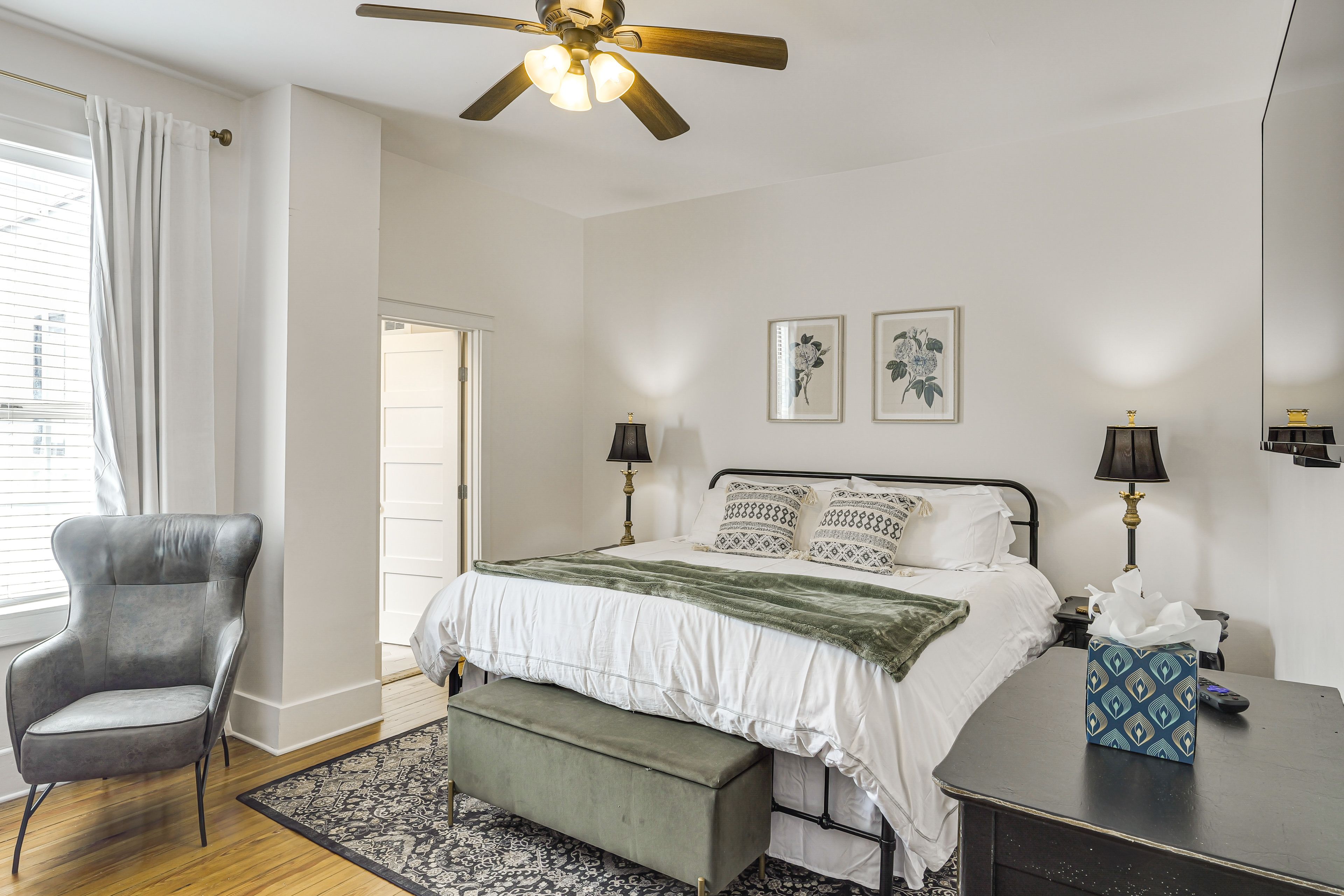 Bedroom 2 | 2nd Floor | King Bed | Smart TV | En-Suite Bathroom