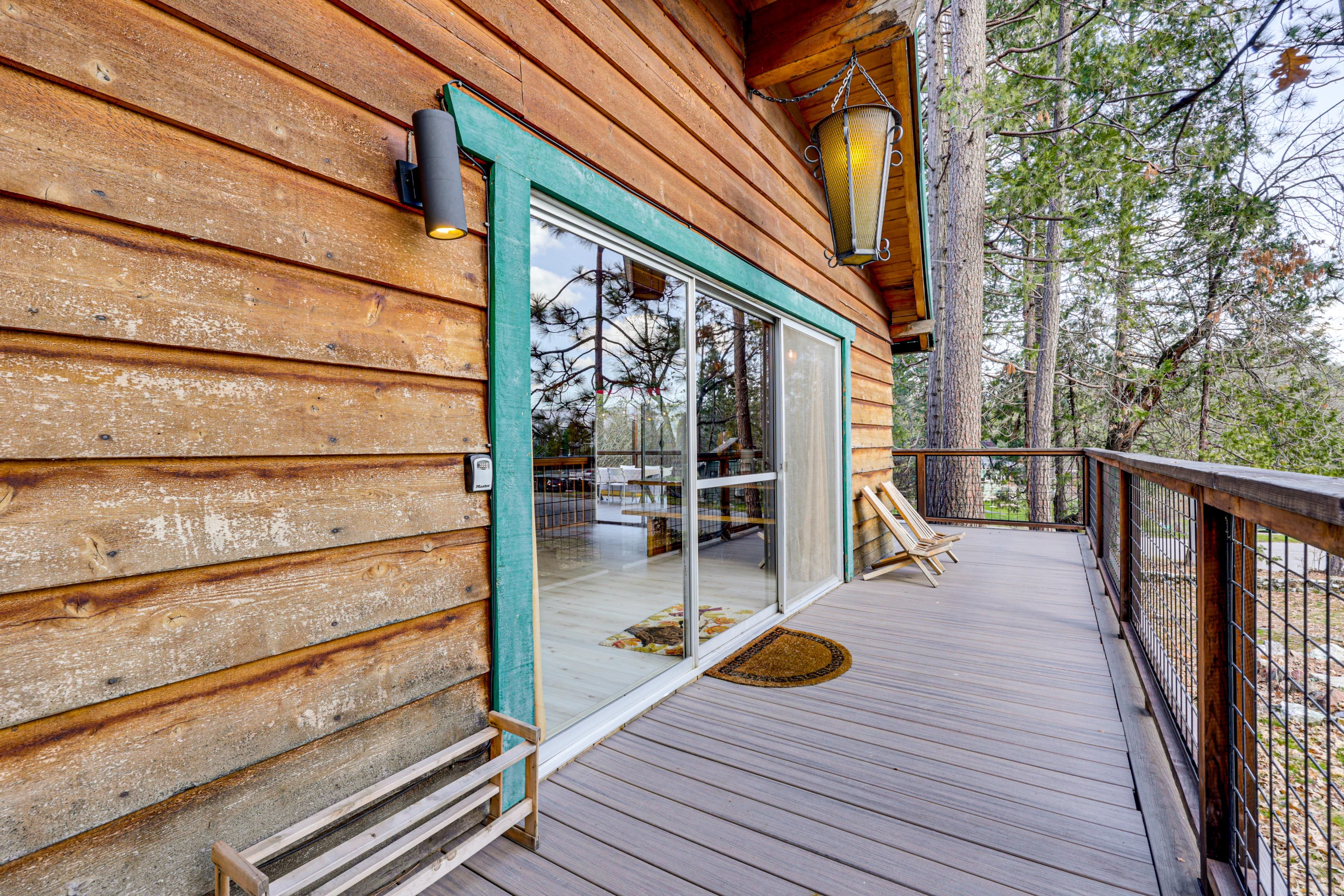 Wraparound Deck | Charcoal Grill