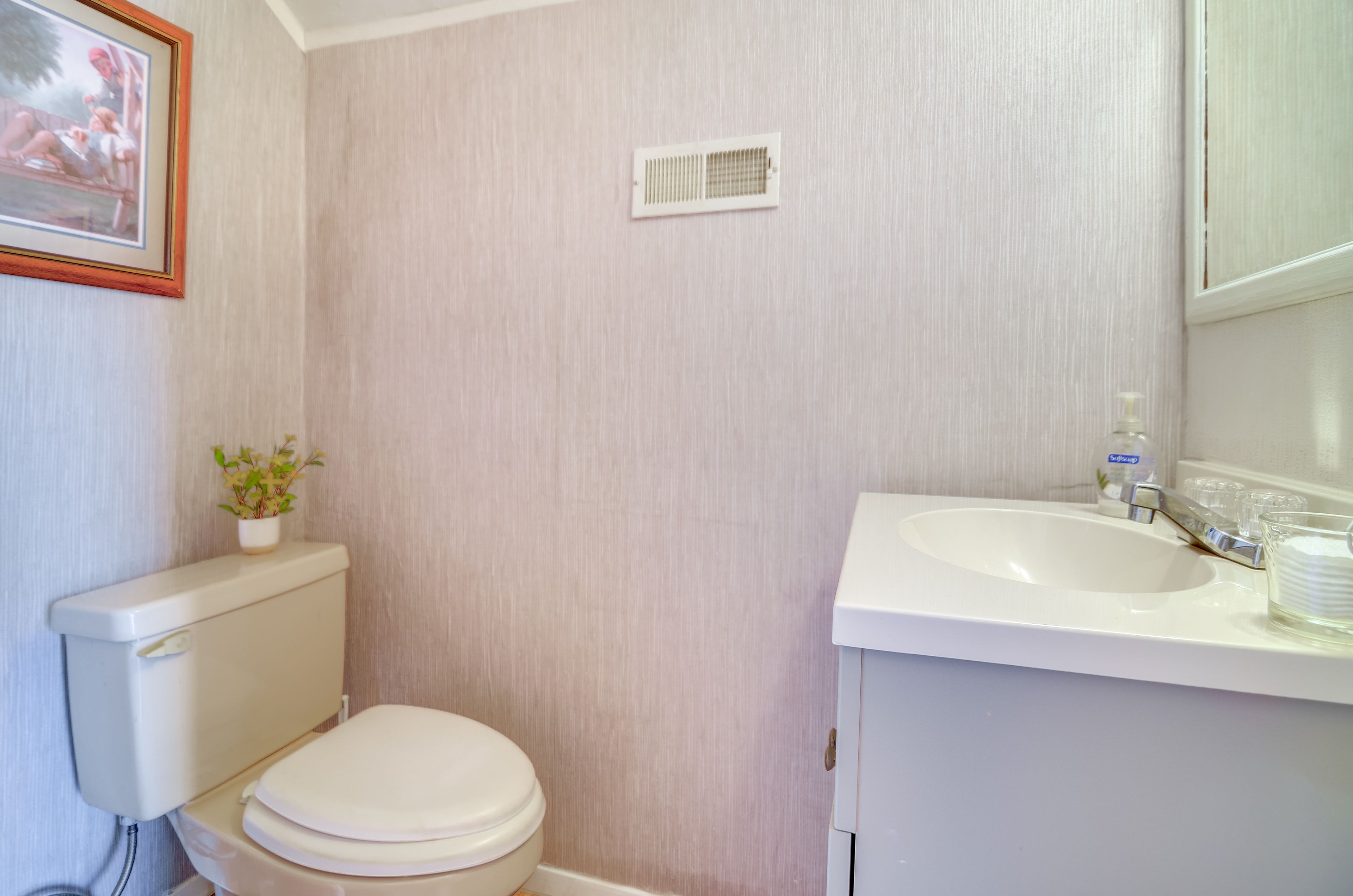 Half Bathroom | 2nd Floor