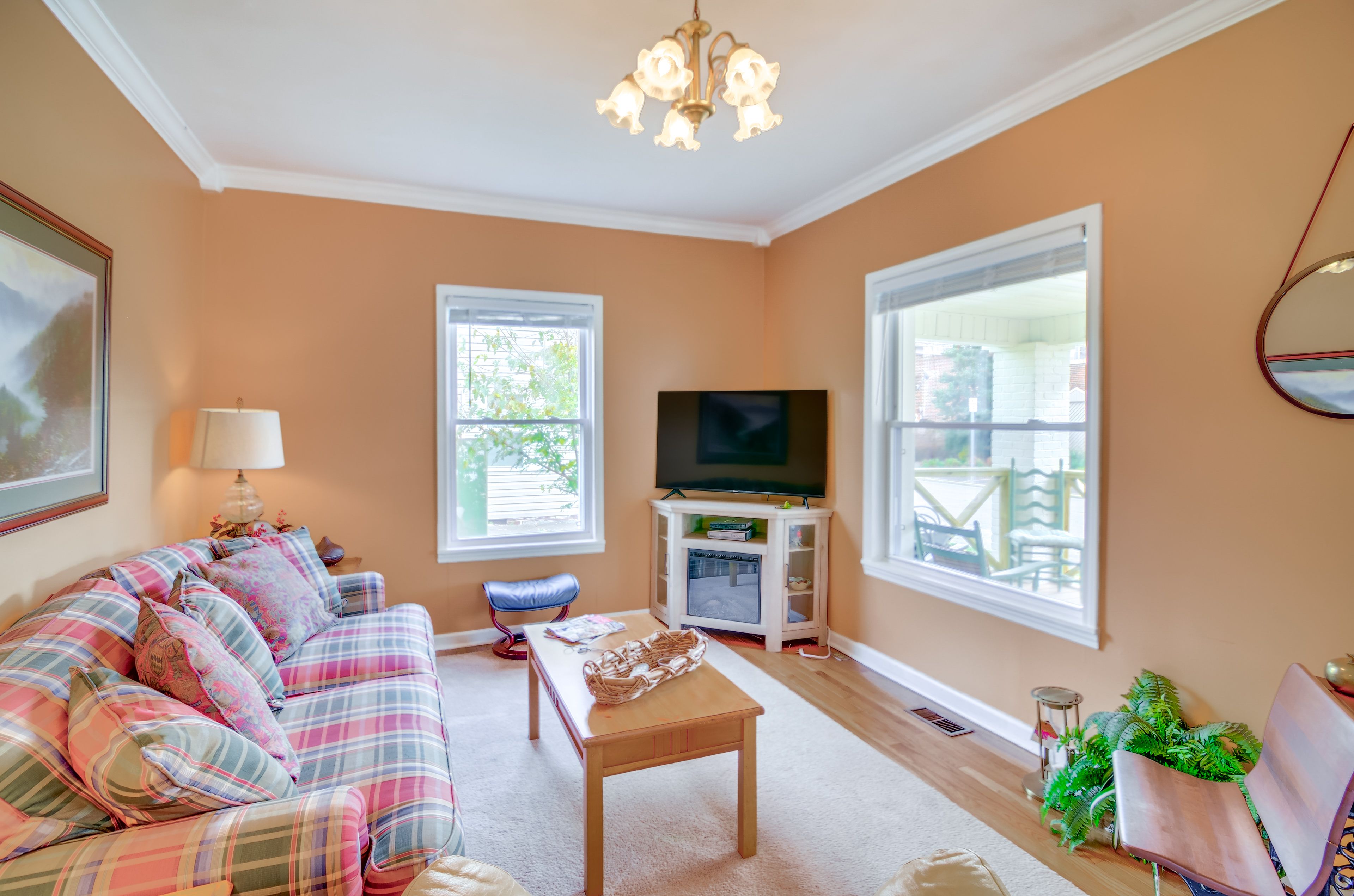 Living Room | Smart TV | 1st Floor