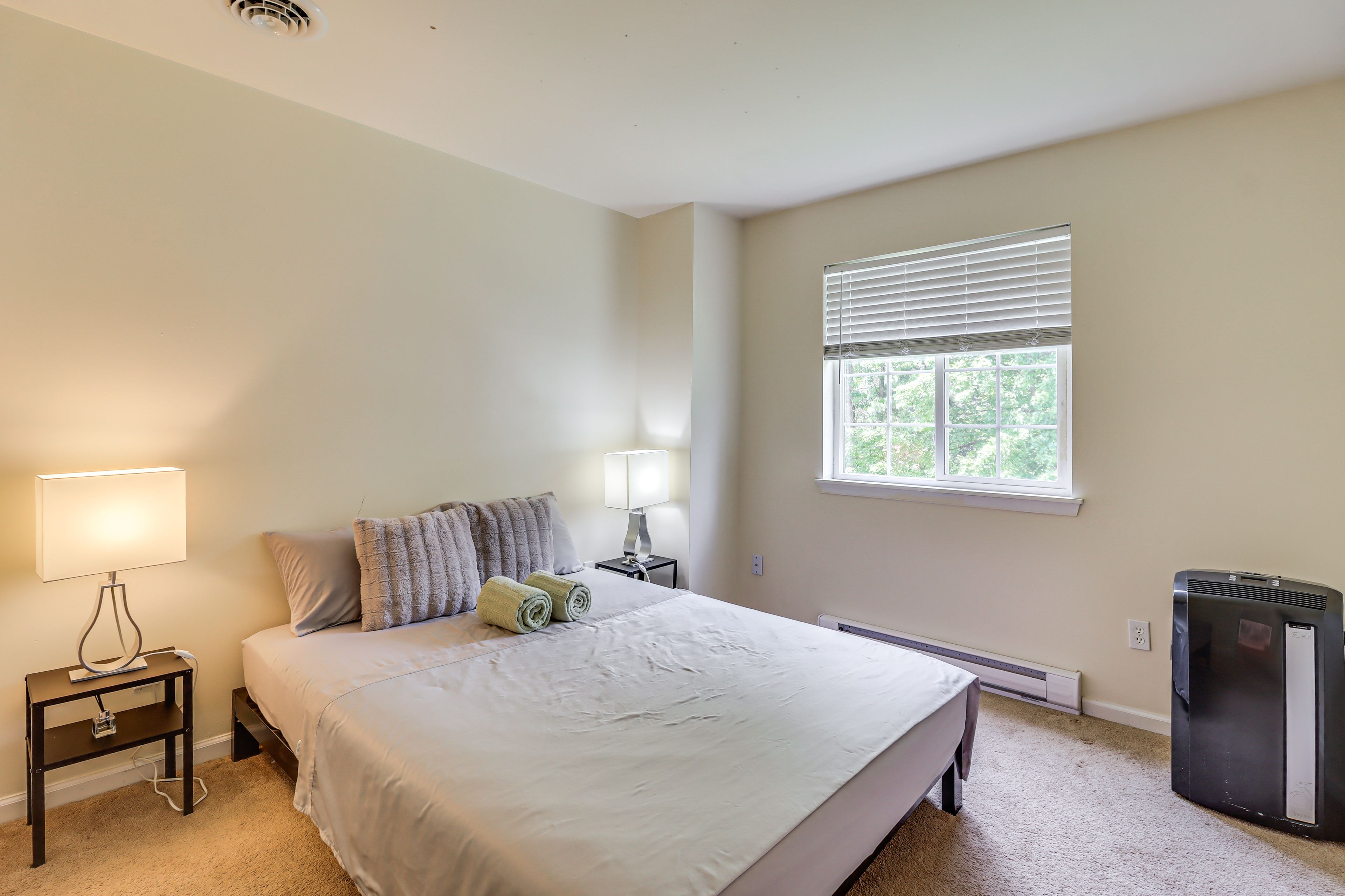 Bedroom 2 | 2nd Floor | Queen Bed
