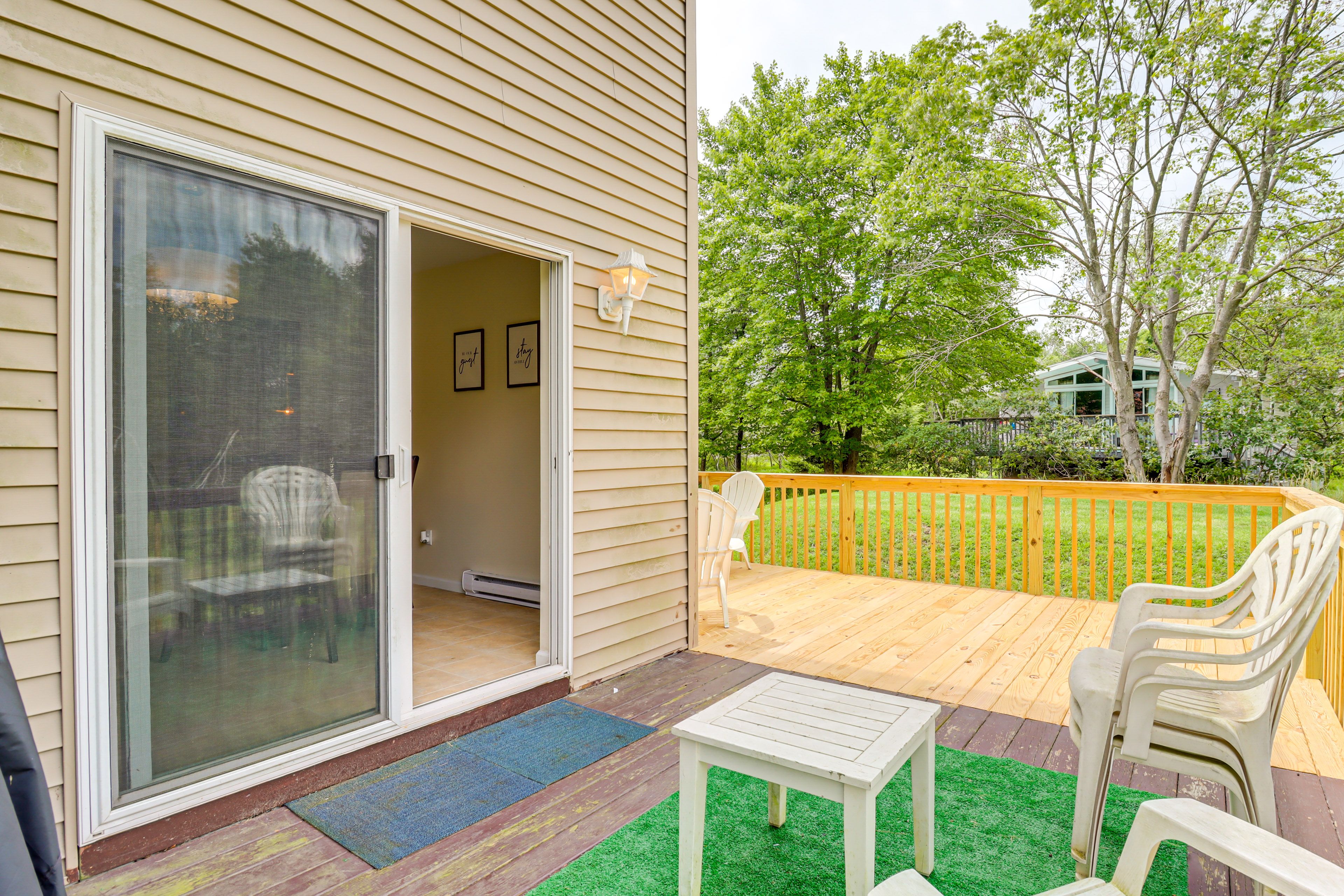 Deck w/ Seating & Gas Grill