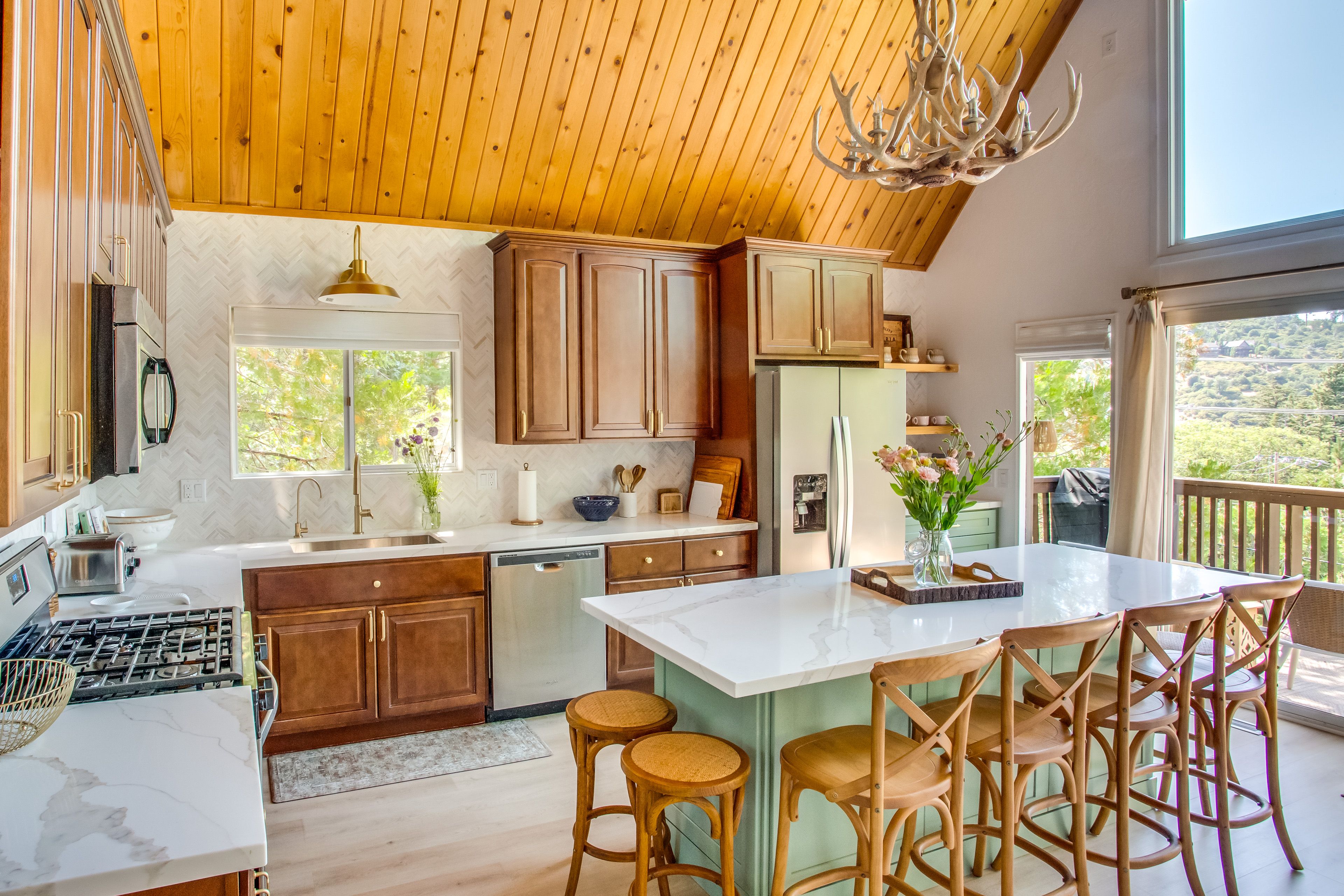 Kitchen | Cooking Basics | Dishwasher | Keurig Coffee Maker | Main Level