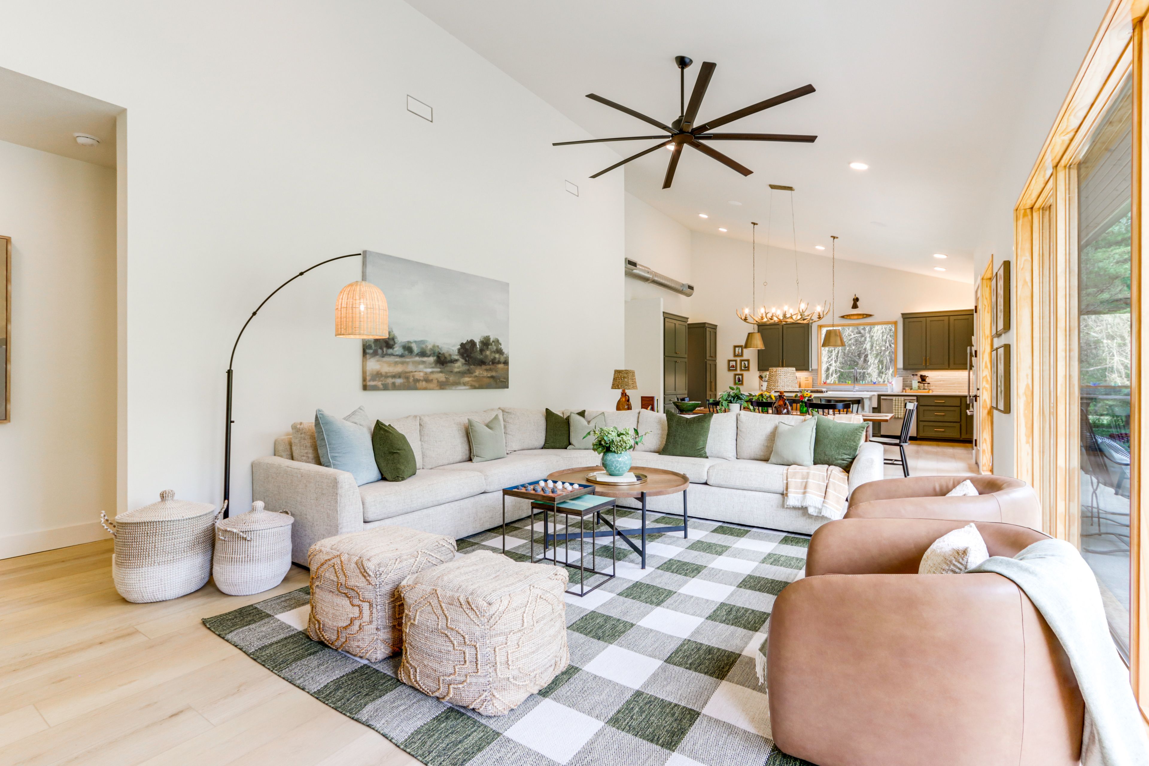Living Room | Smart TV | Central Heating & A/C | Free WiFi | Books | Board Games