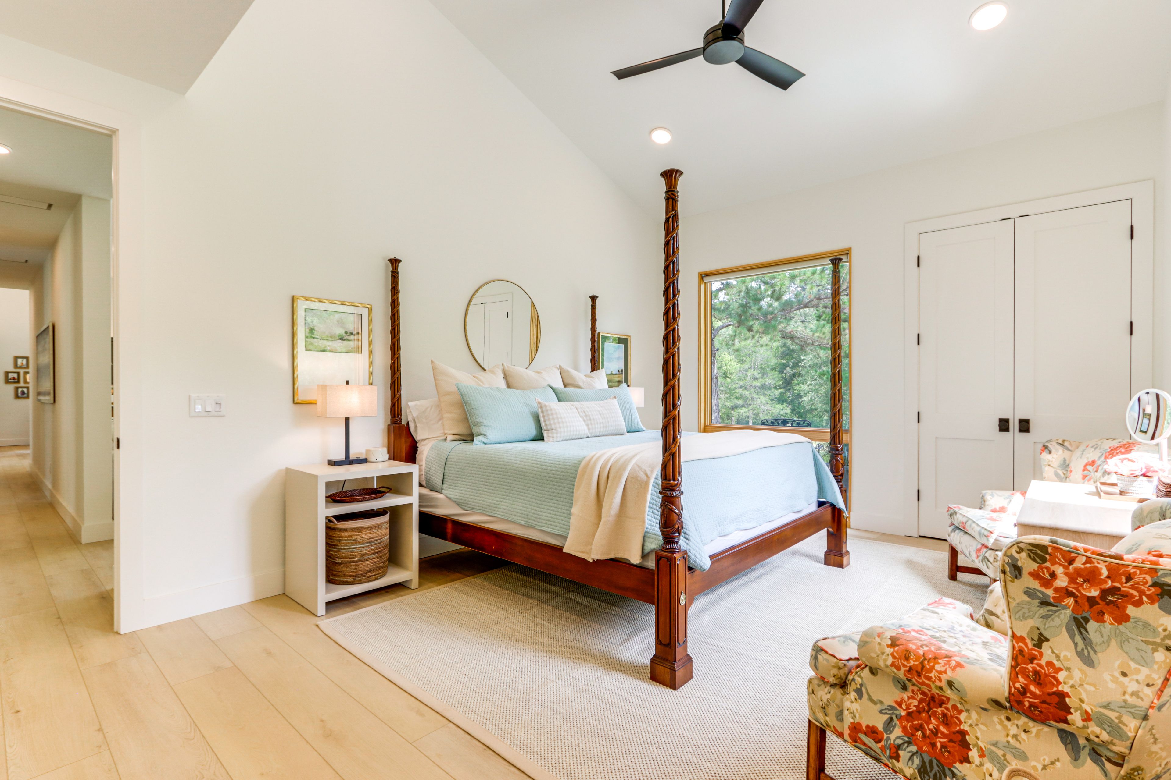 Bedroom 1 | King Bed | En-Suite Bathroom | Screened-In Porch Access