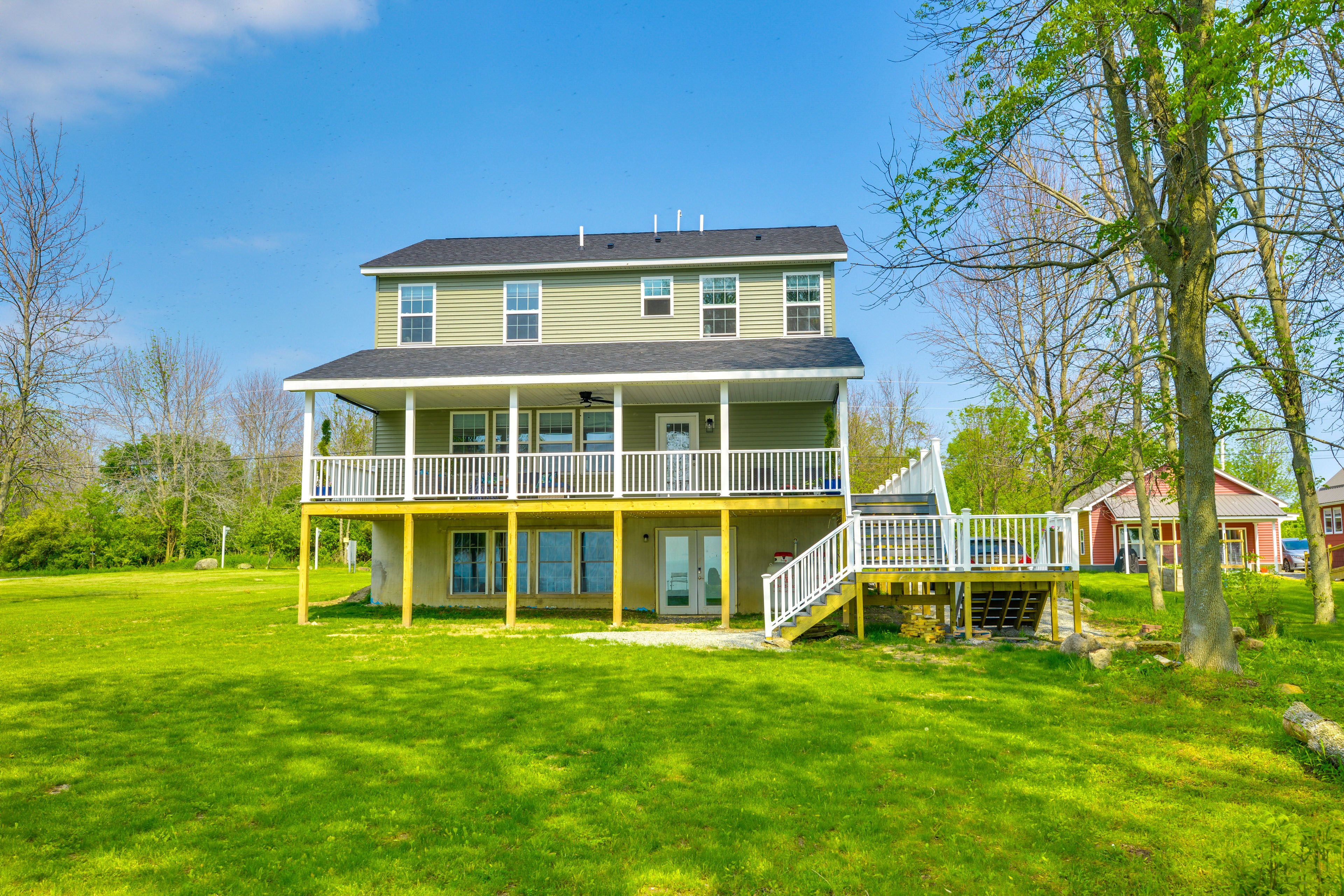 Backyard | Lake Ontario Access | Gas Grill