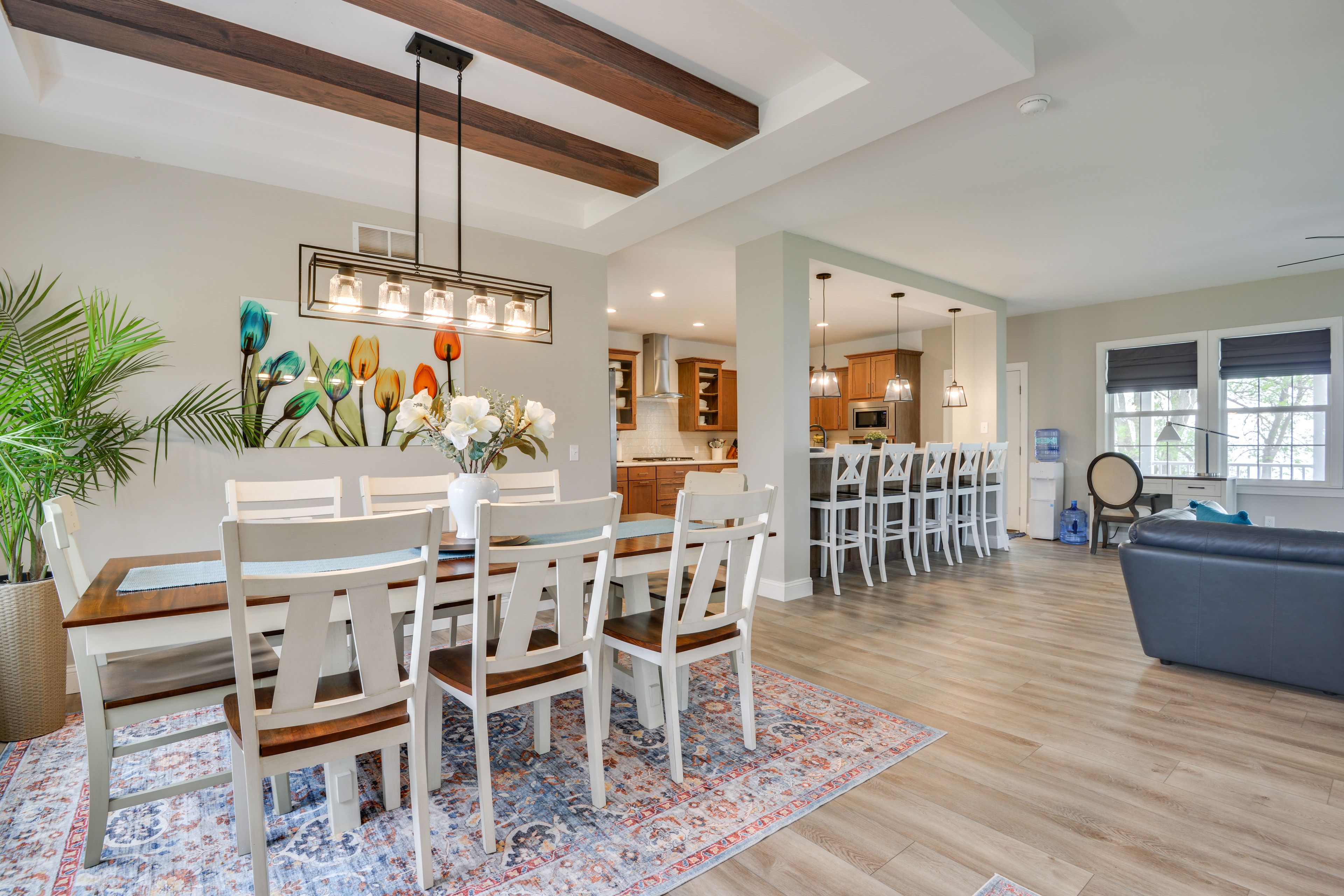 Dining Area | Dishware/Flatware Provided | 1st Floor