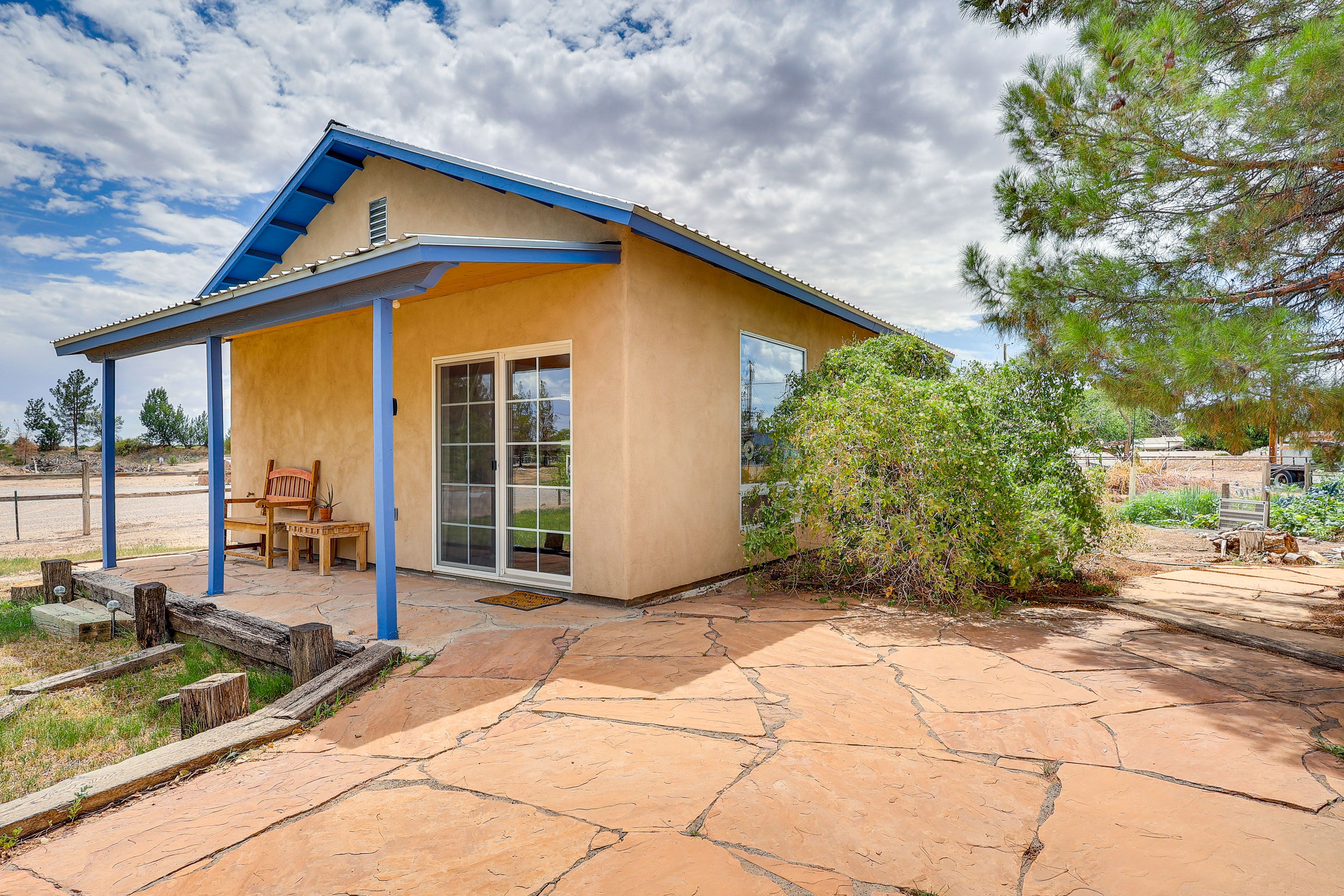 Las Cruces Vacation Rental | Studio | 1BA | 860 Sq Ft | Small Step for Entry