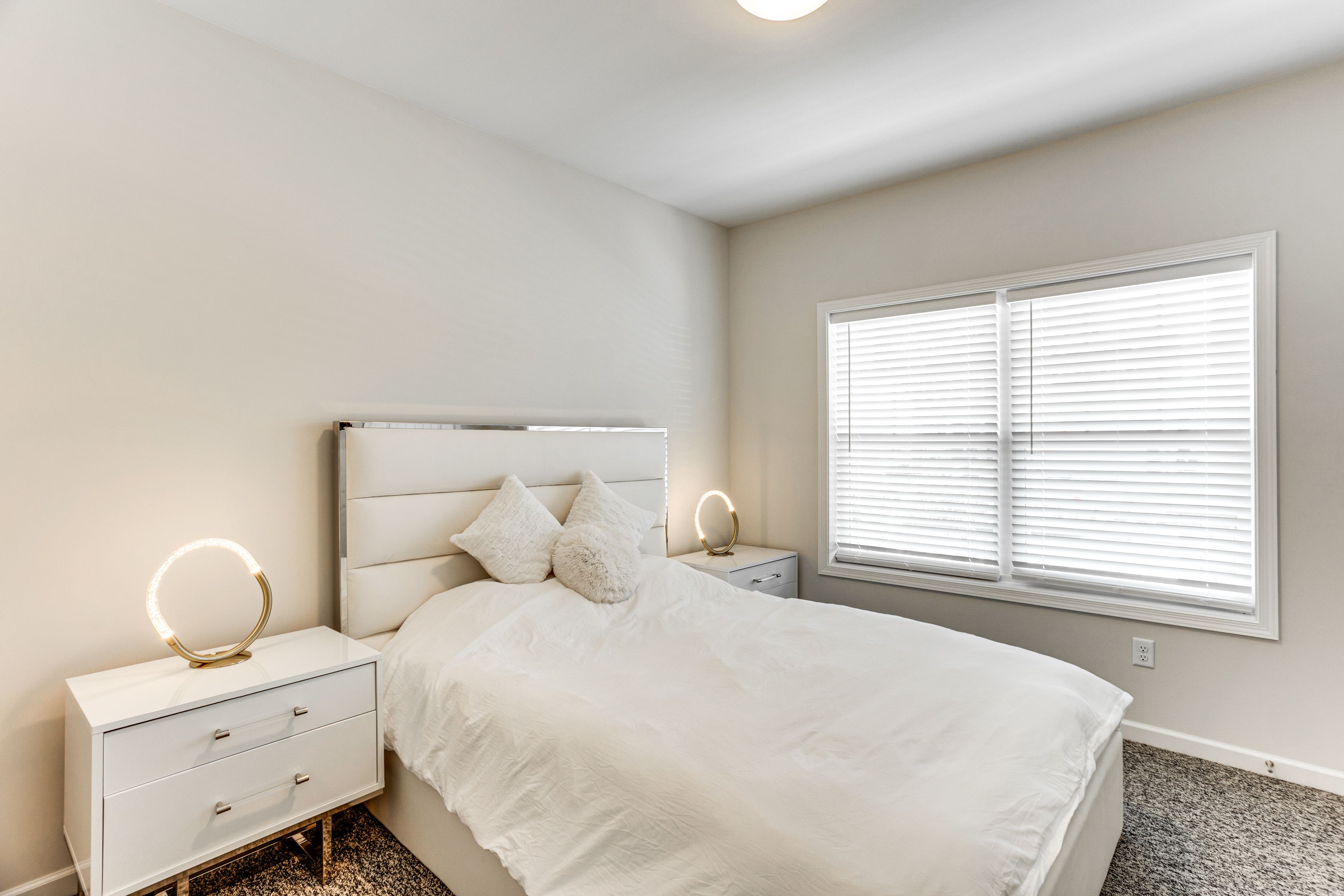 Bedroom 1 | Queen Bed | Smart TV w/ Cable