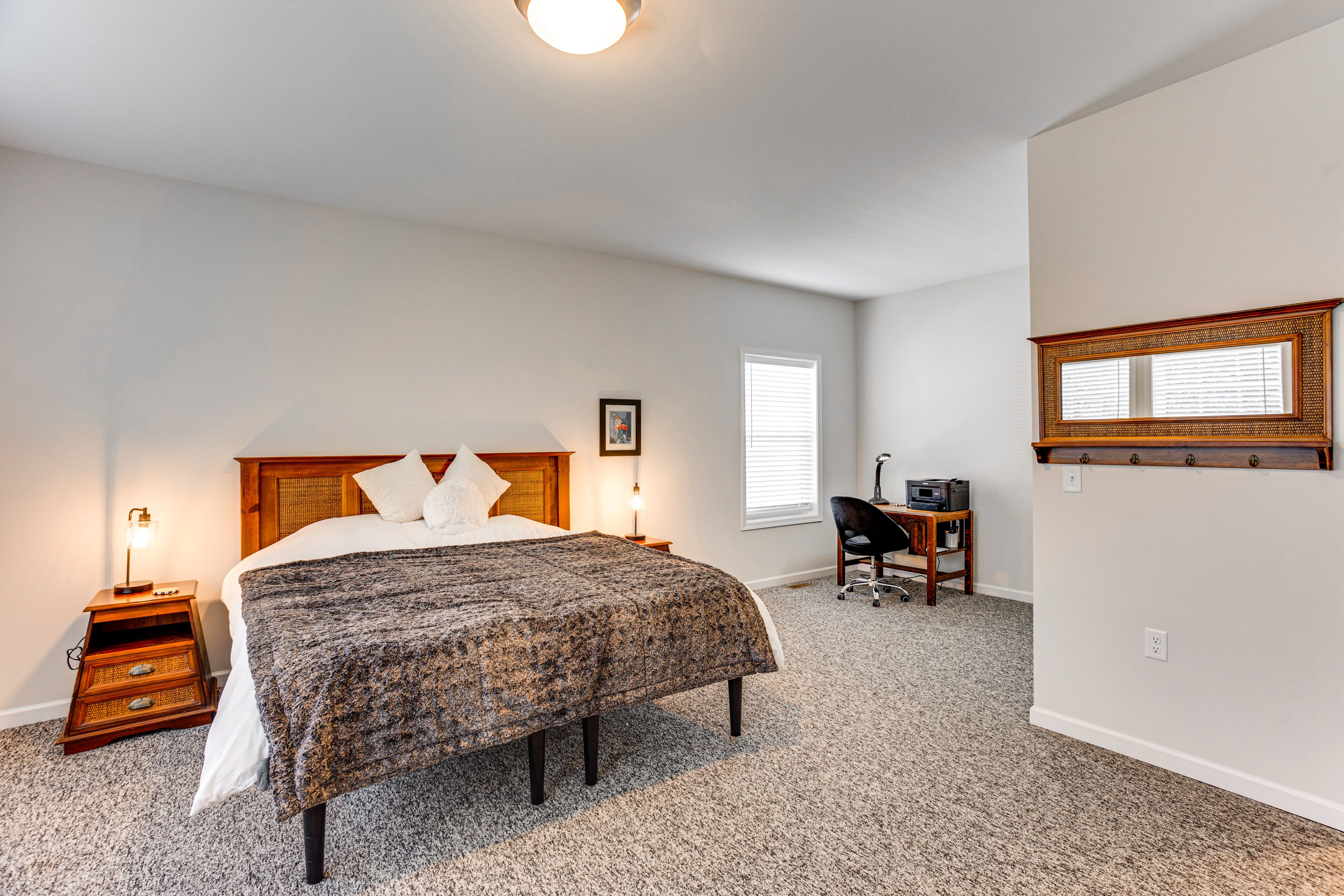Bedroom 3 | King Bed | Laptop Workspace w/ Printer | Smart TV w/ Cable