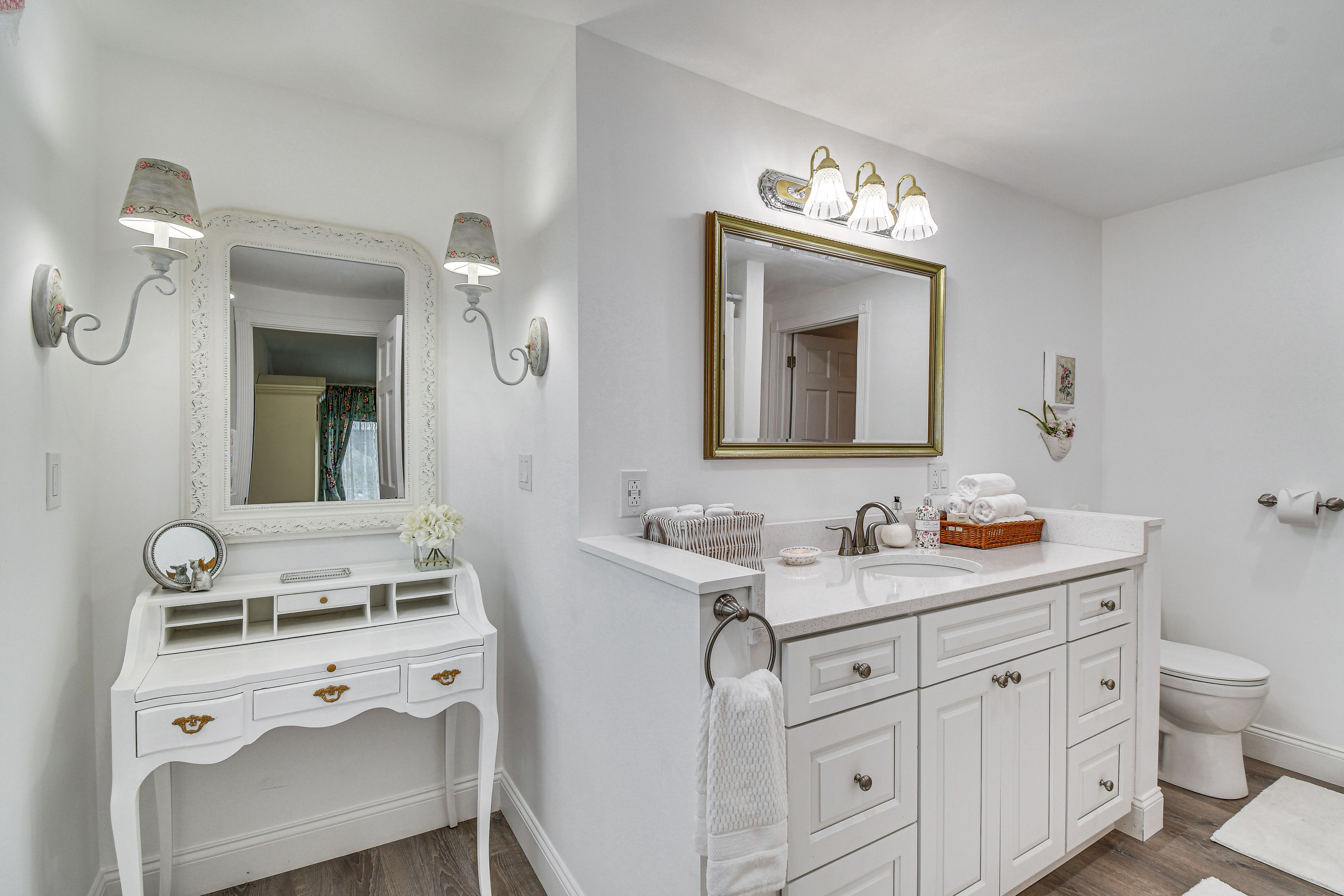 En-Suite Bathroom | 2nd Floor | Complimentary Toiletries | Hair Dryer