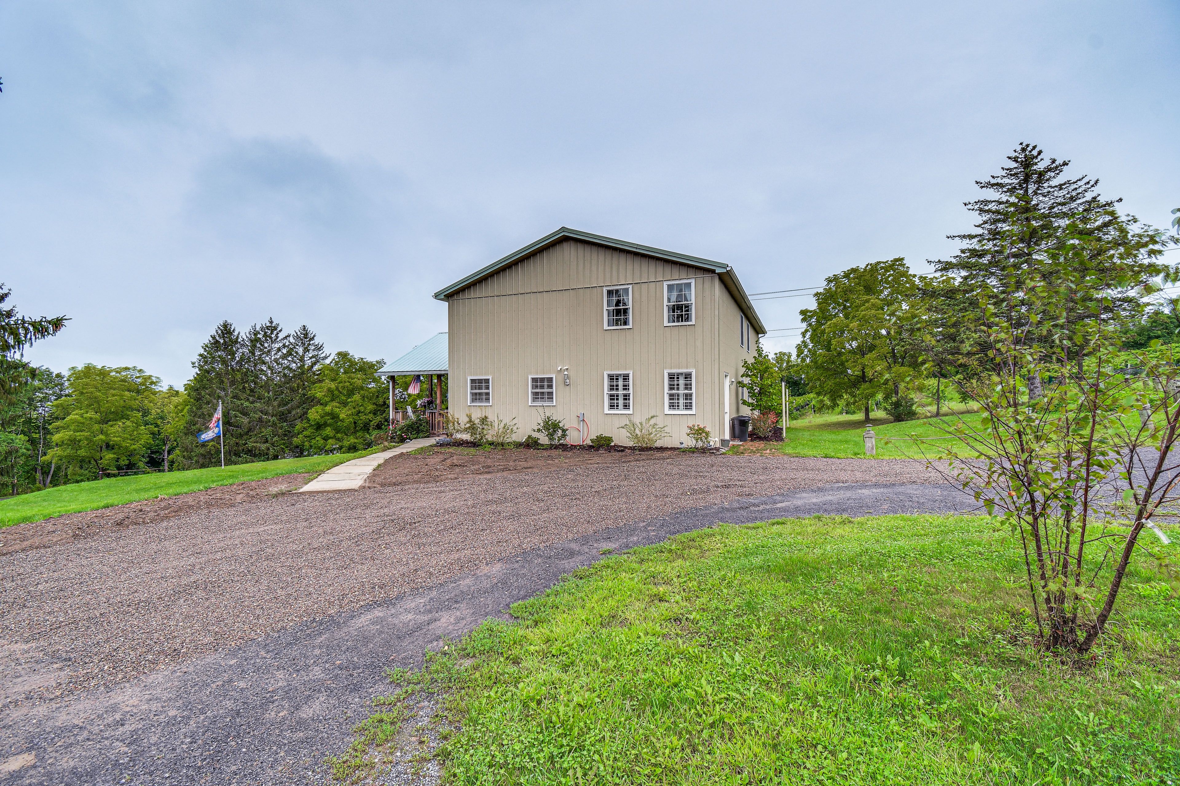 Parking | Driveway (10 Vehicles) | RV/Trailer Parking Allowed On-Site