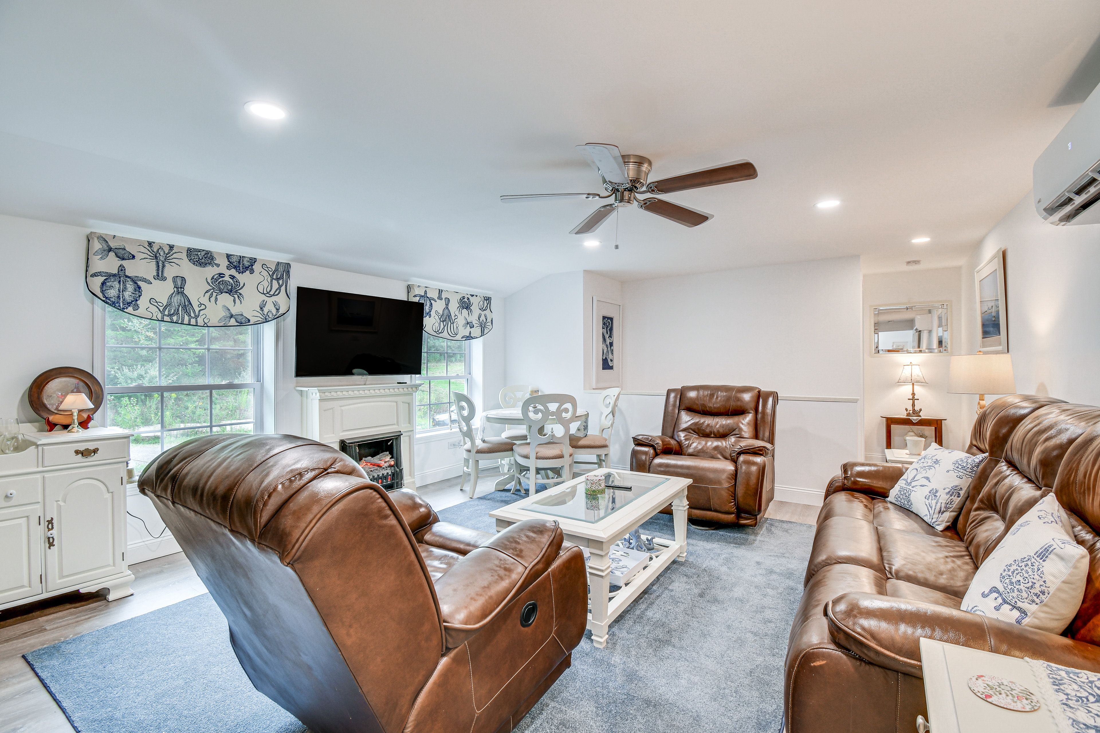 Family Room | 2-Story House | In-Unit Laundry | Self Check-In