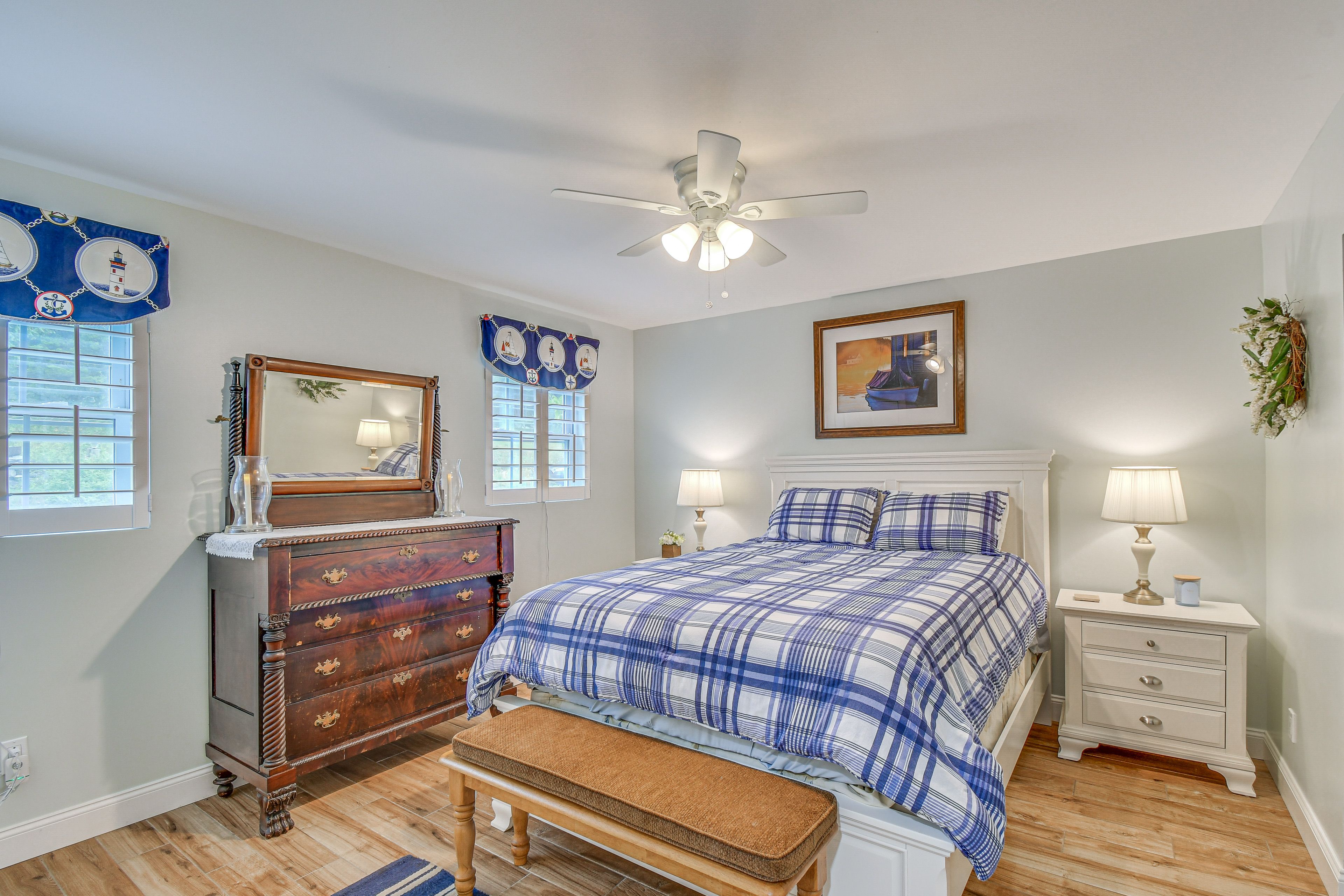 Bedroom 2 | 1st Floor | Queen Bed