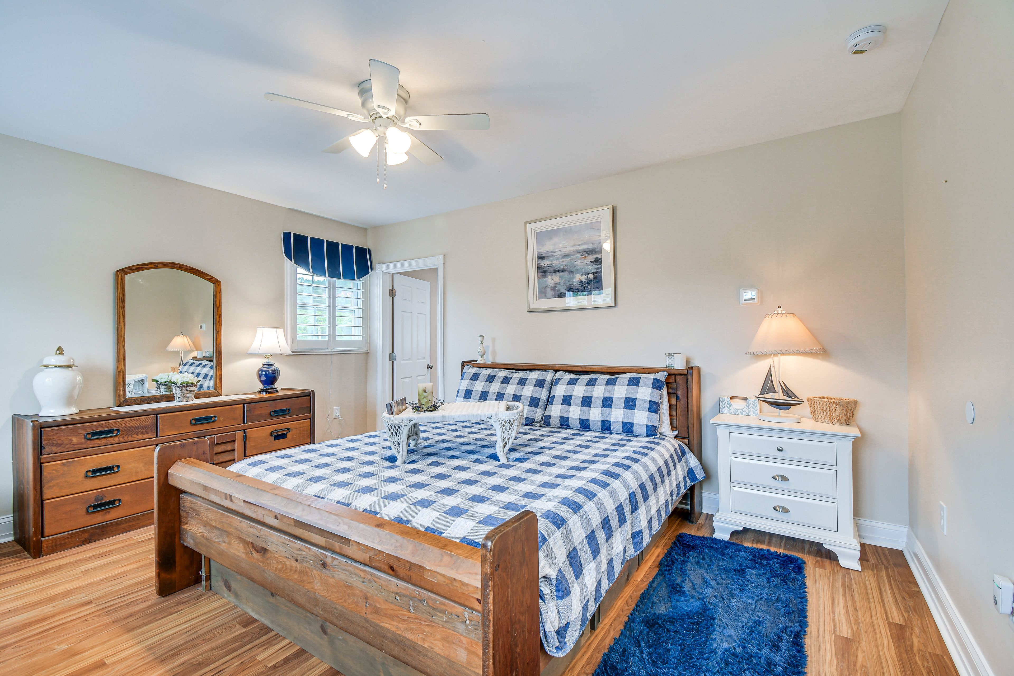 Bedroom 1 | 1st Floor | King Bed | Smart TV | Linens Provided