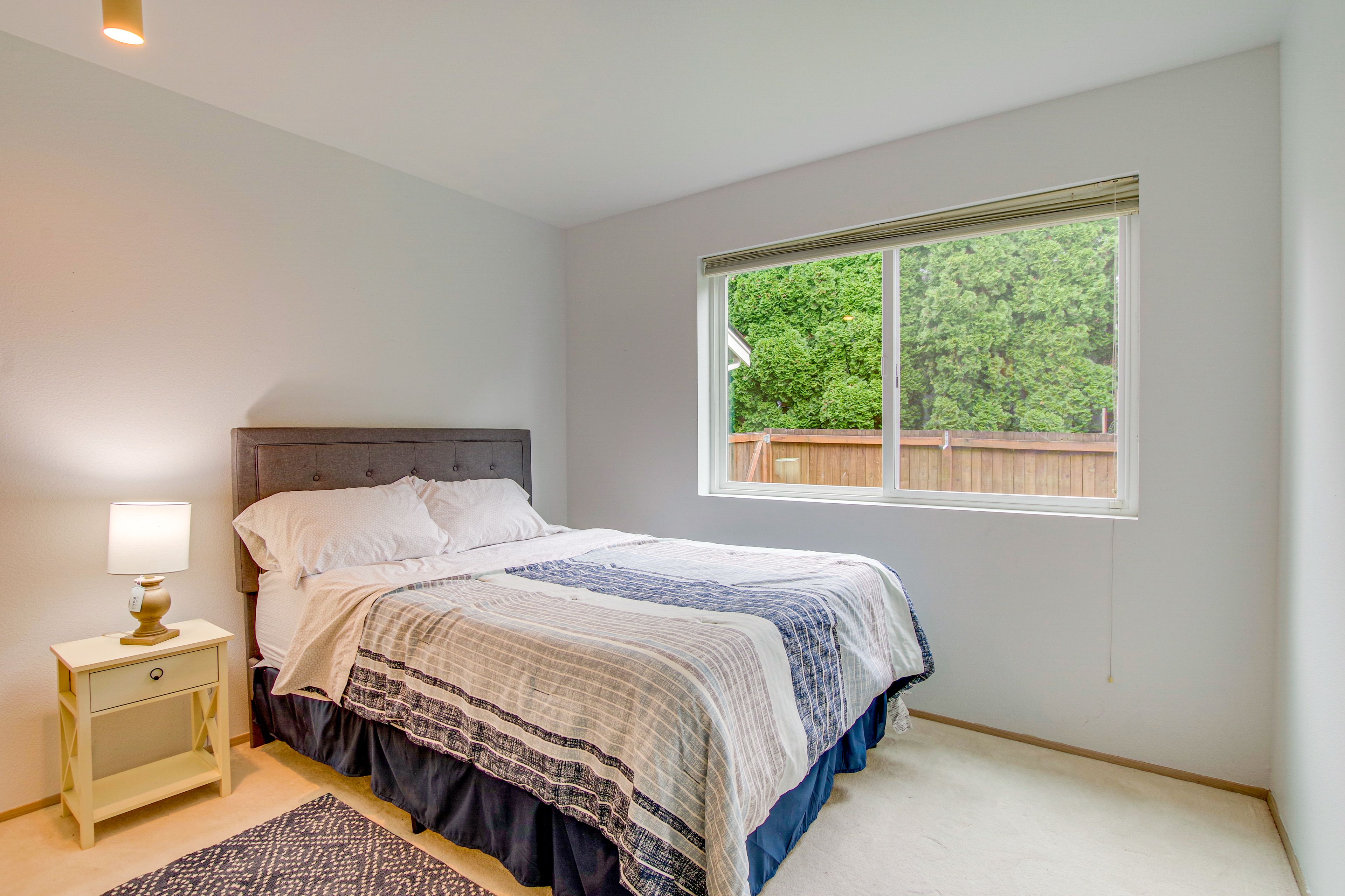 Bedroom 1 | Full Bed | 1st Floor