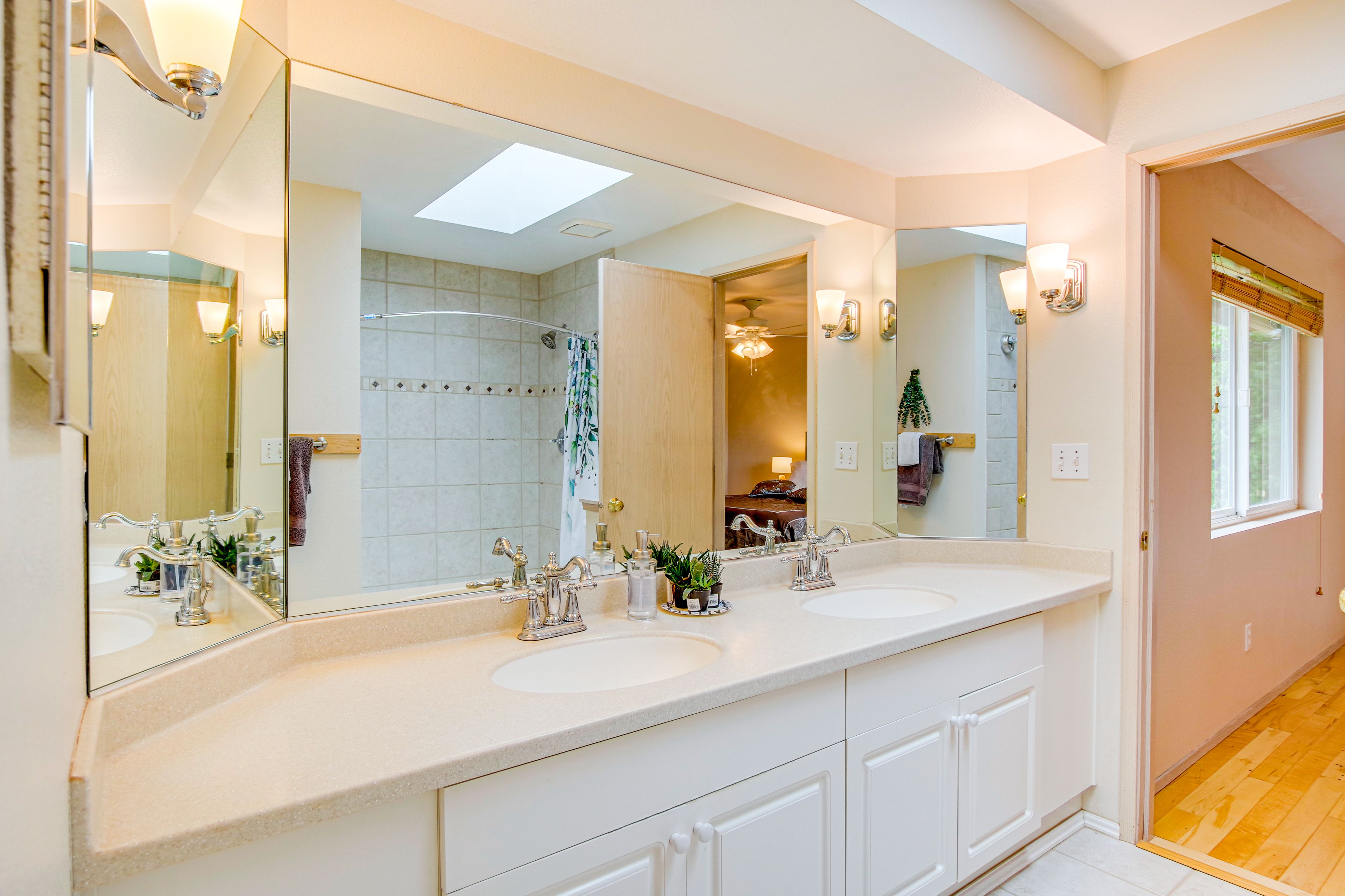 Bathroom | Towels Provided | 2nd Floor