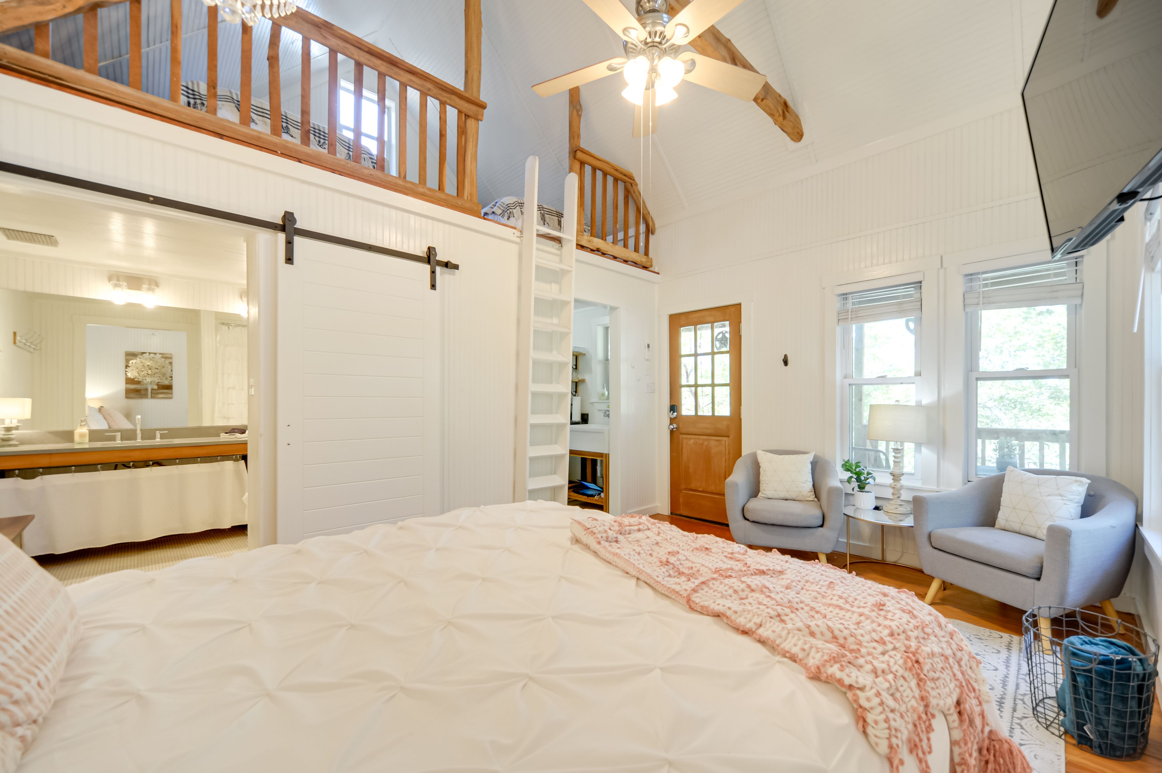 Johnson City Vacation Rental | Studio | 1BA | Stairs Required | 450 Sq Ft