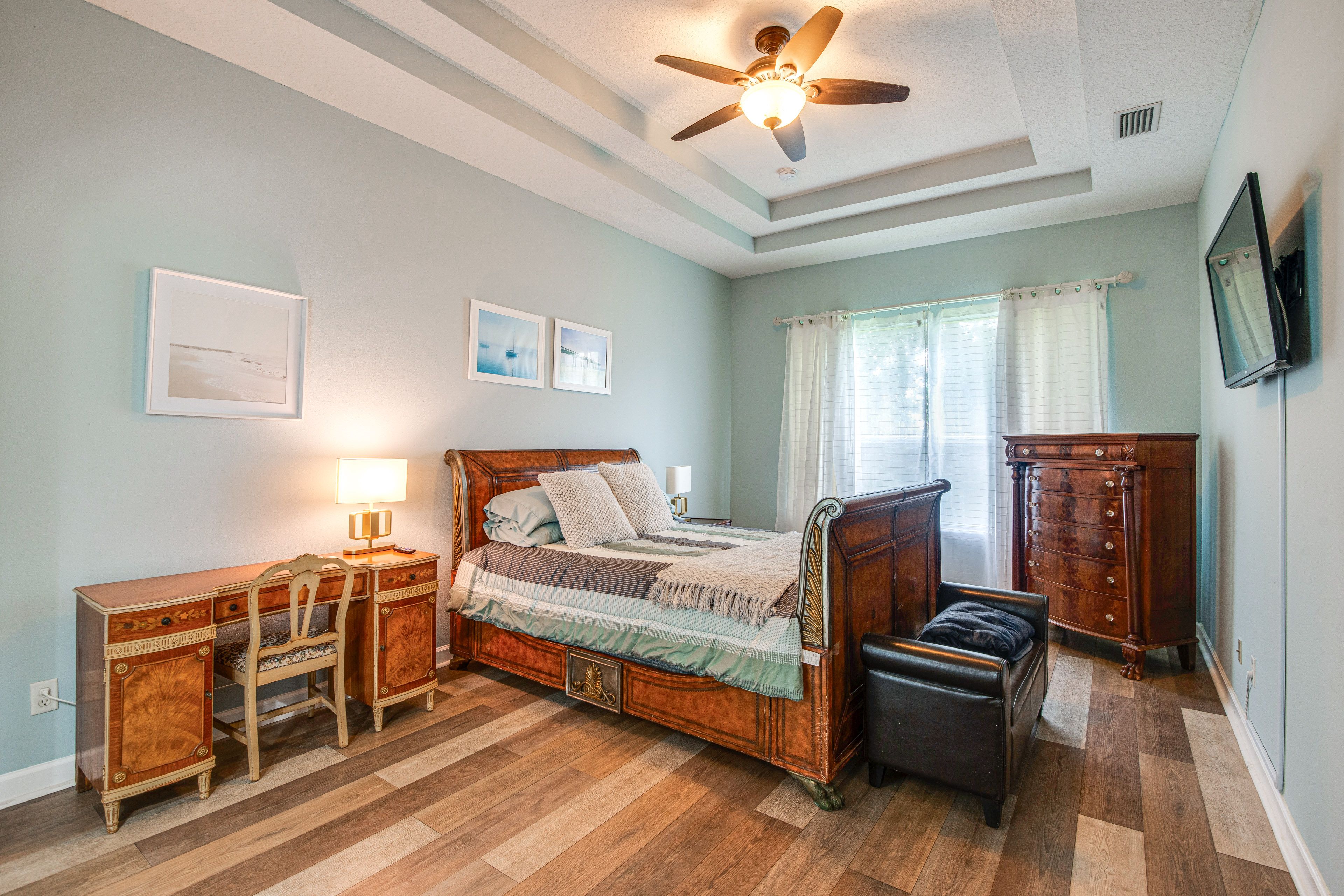Bedroom 1 | 1st Floor | Queen Bed