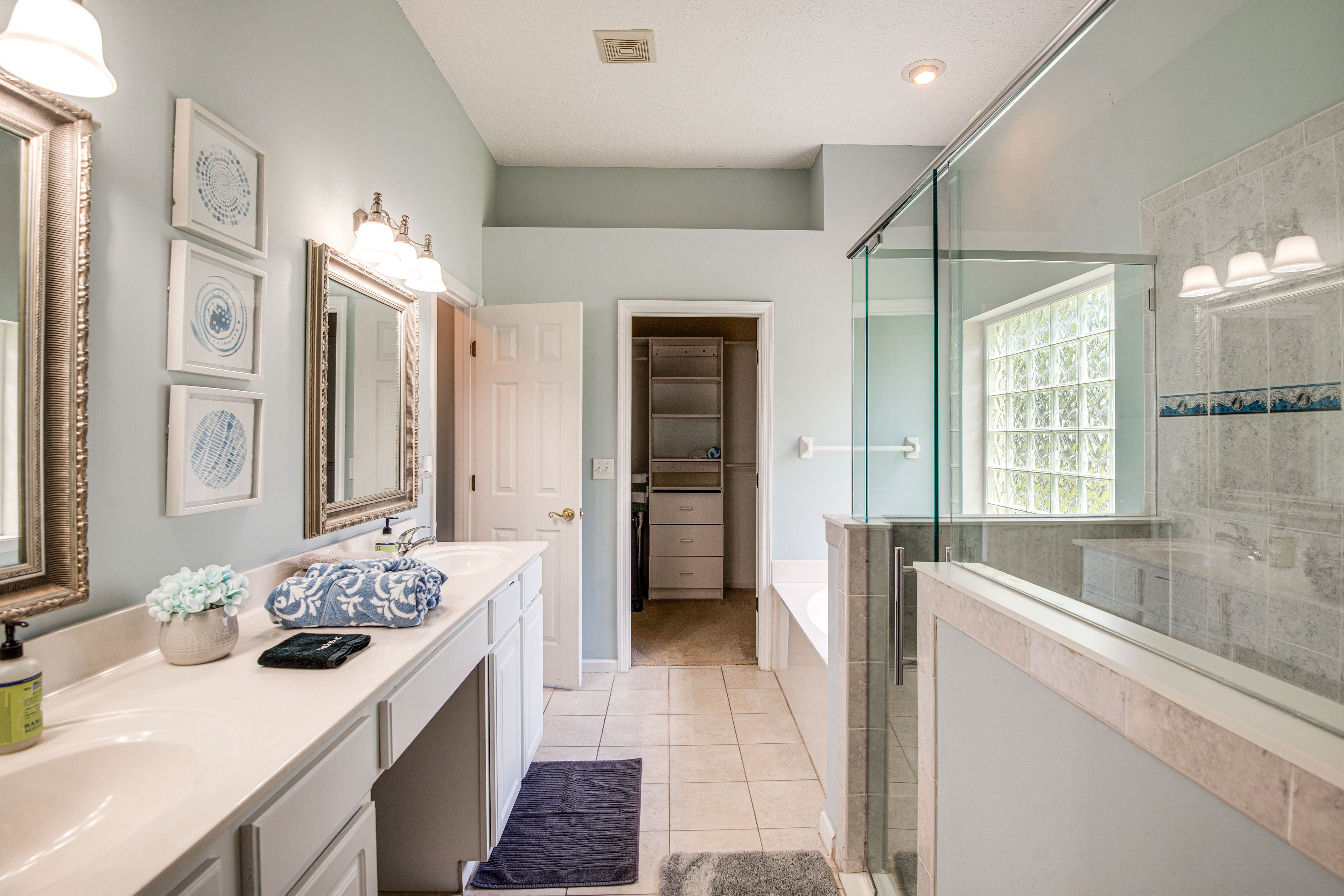 En-Suite Bathroom | 1st Floor | Towels Provided