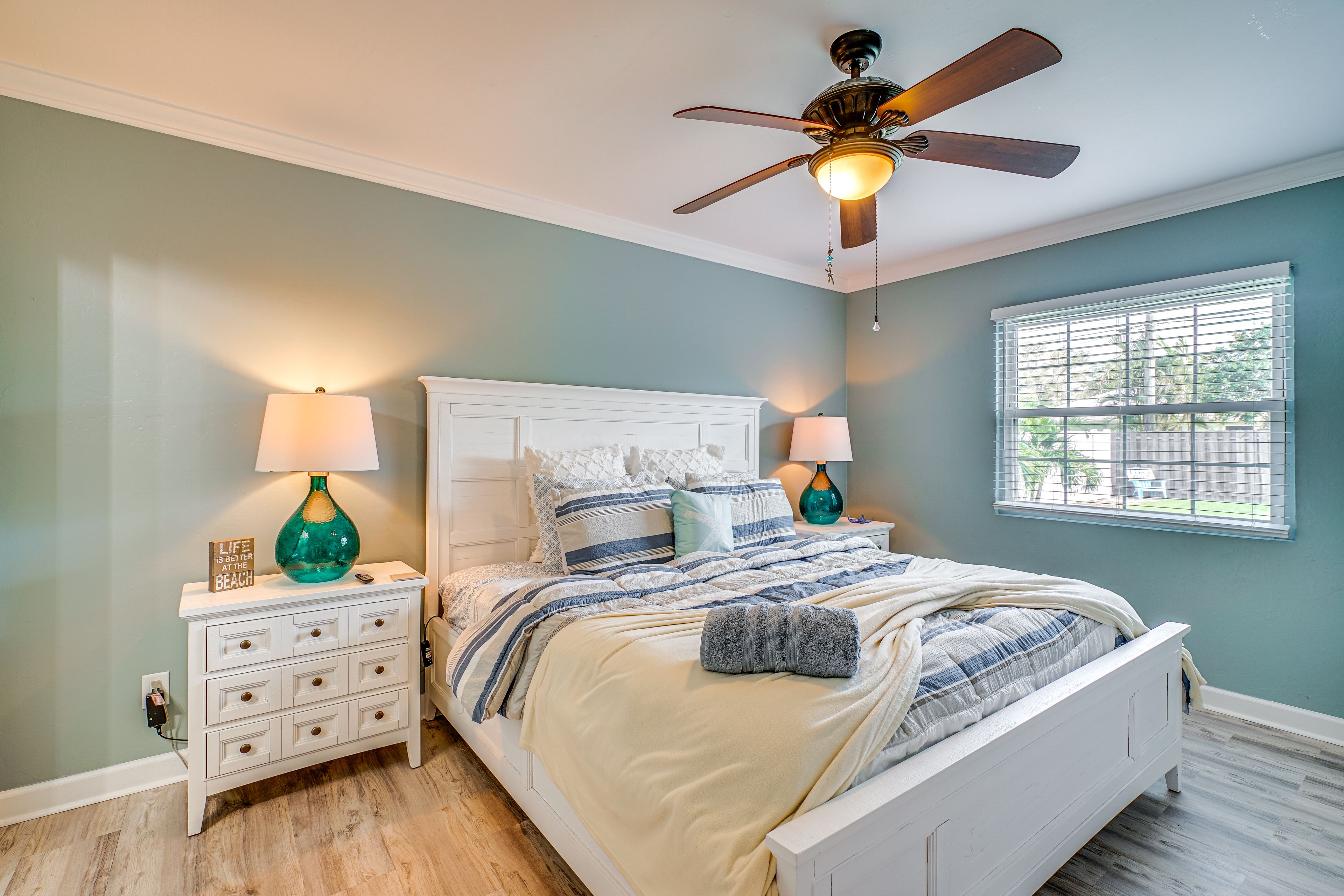 Bedroom 1 | King Bed | Linens Provided | En-Suite Bathroom