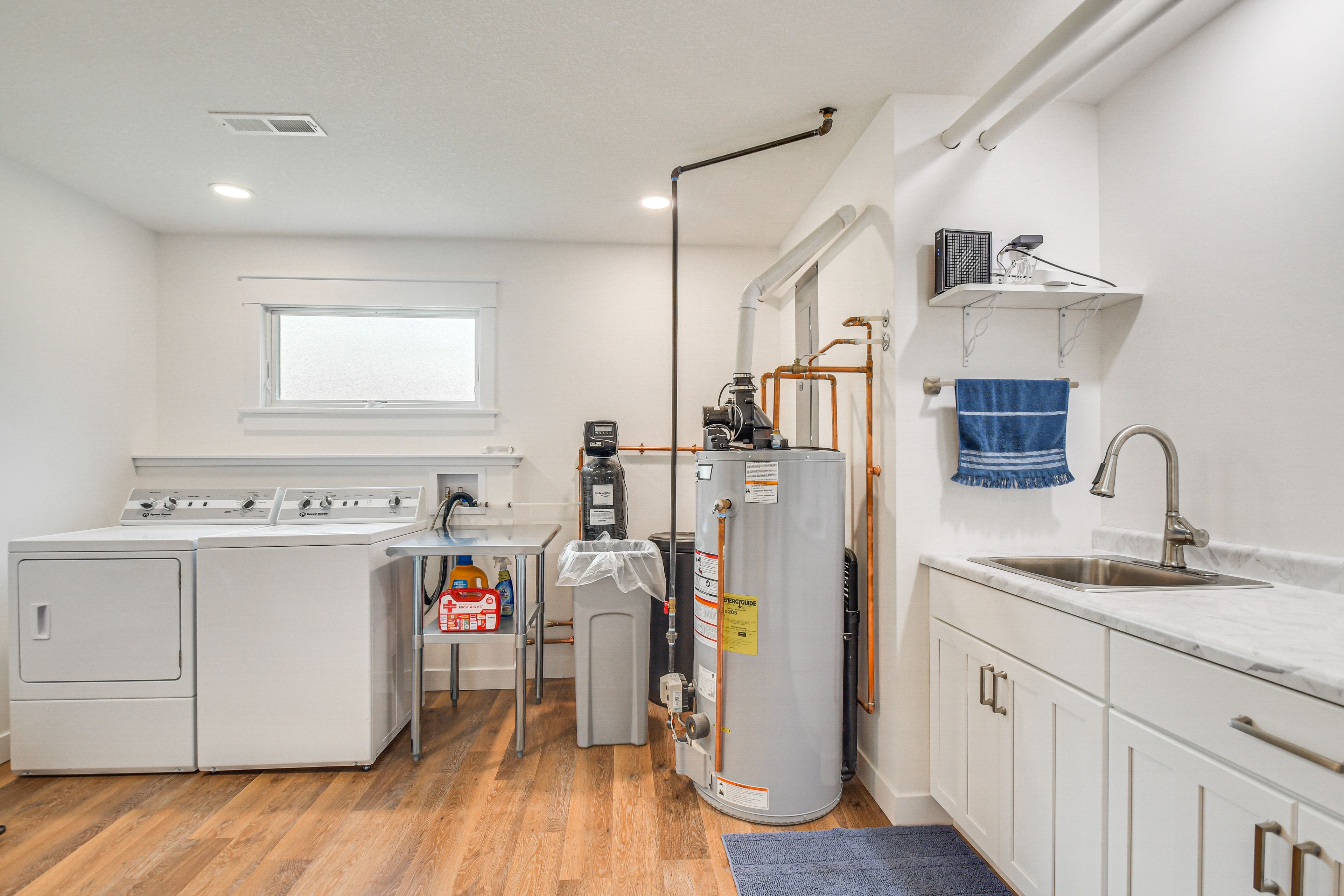 Laundry Room | Washer & Dryer