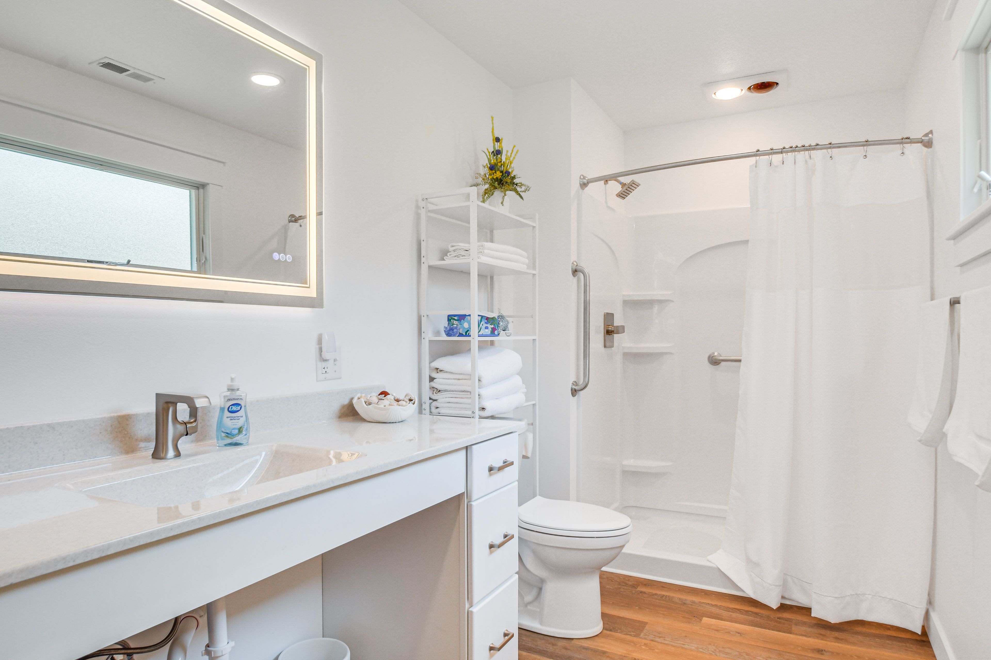 En-Suite Bathroom | Towels Provided | Complimentary Toiletries