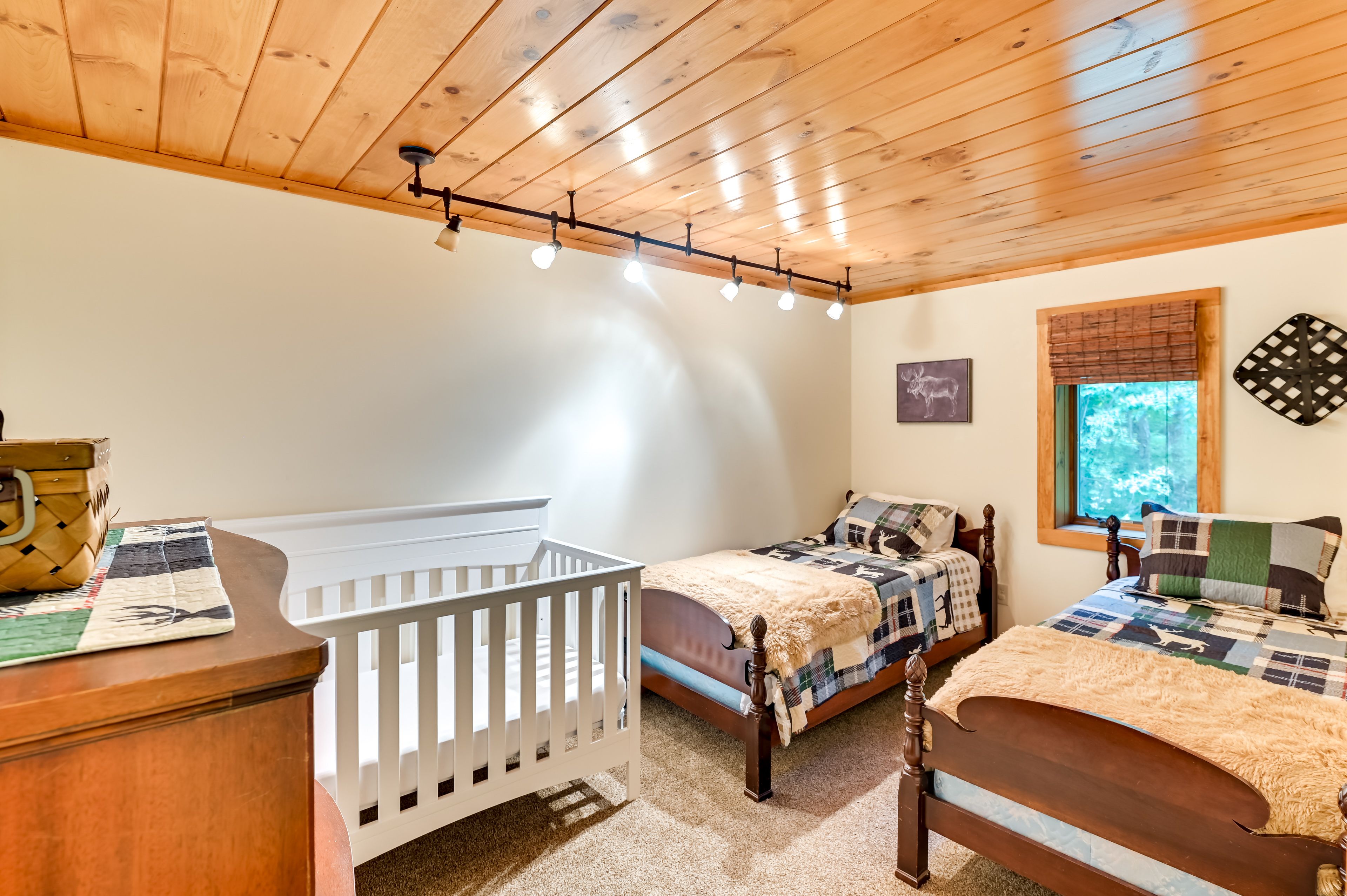 Bedroom 3 | 2 Twin Beds | Crib | Basement Level