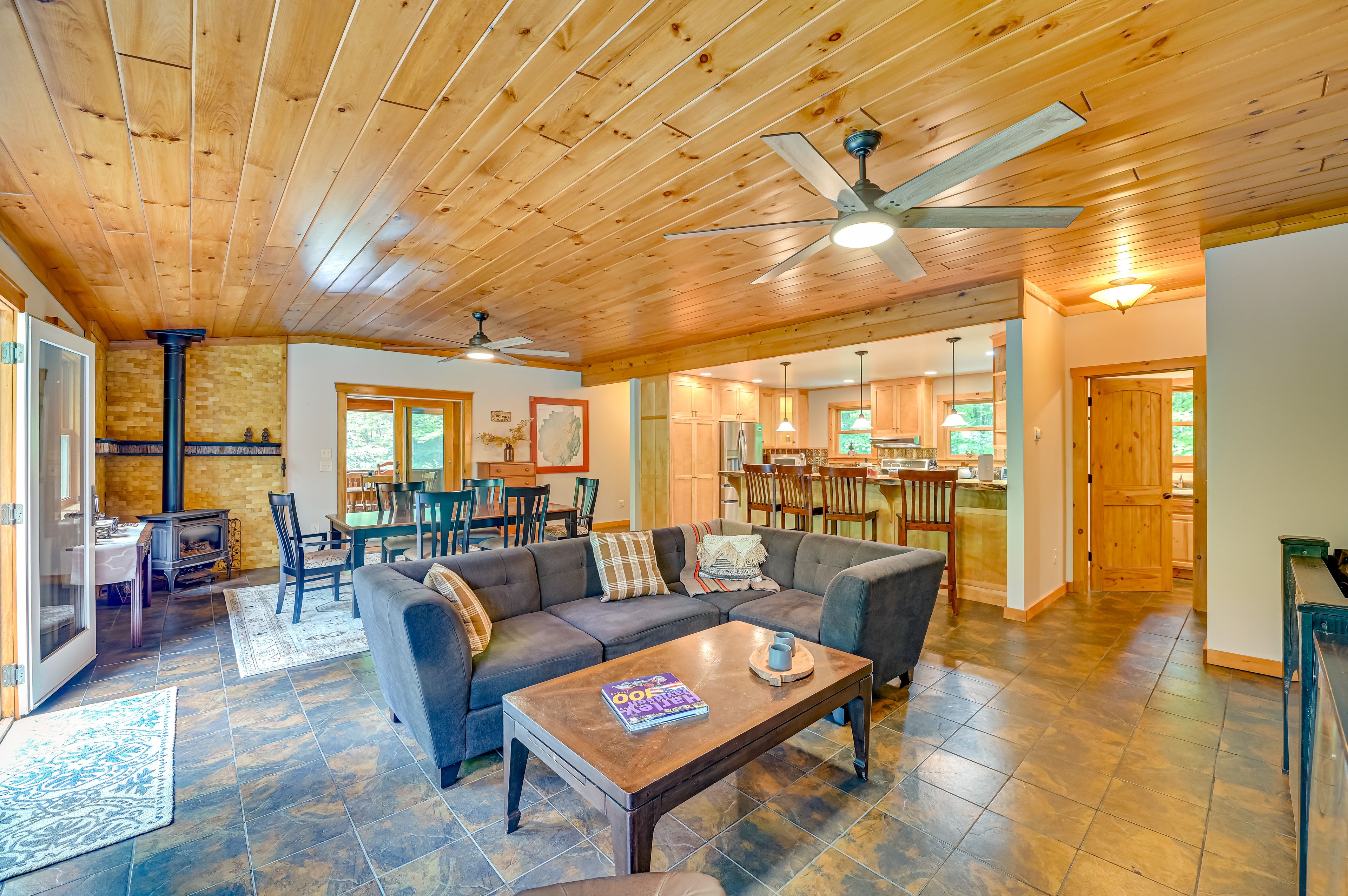 Living Room | Free WiFi | Smart TV | Electric Fireplace | 1st Floor