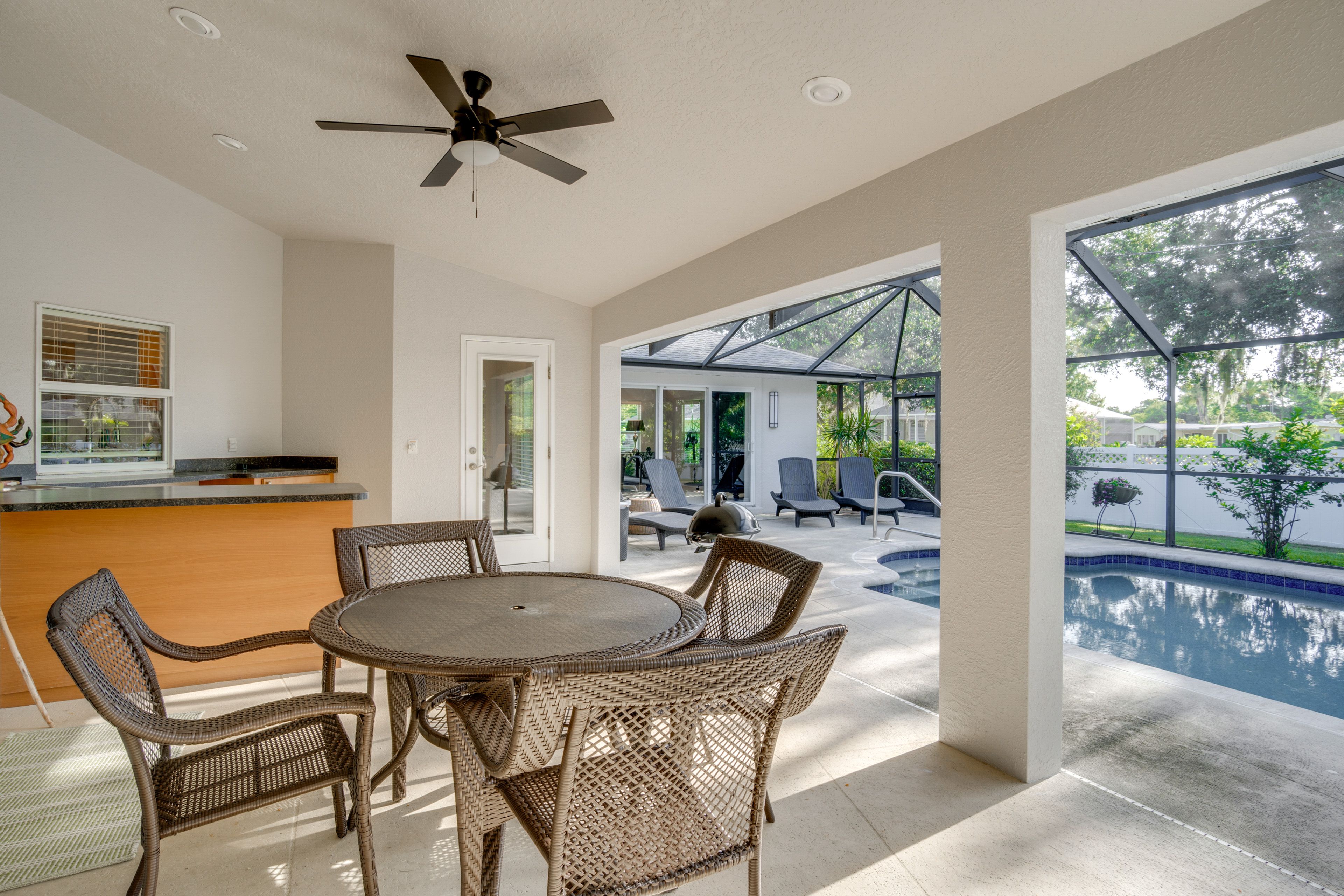 Screened Lanai | Dining Area | Grill | Wet Bar