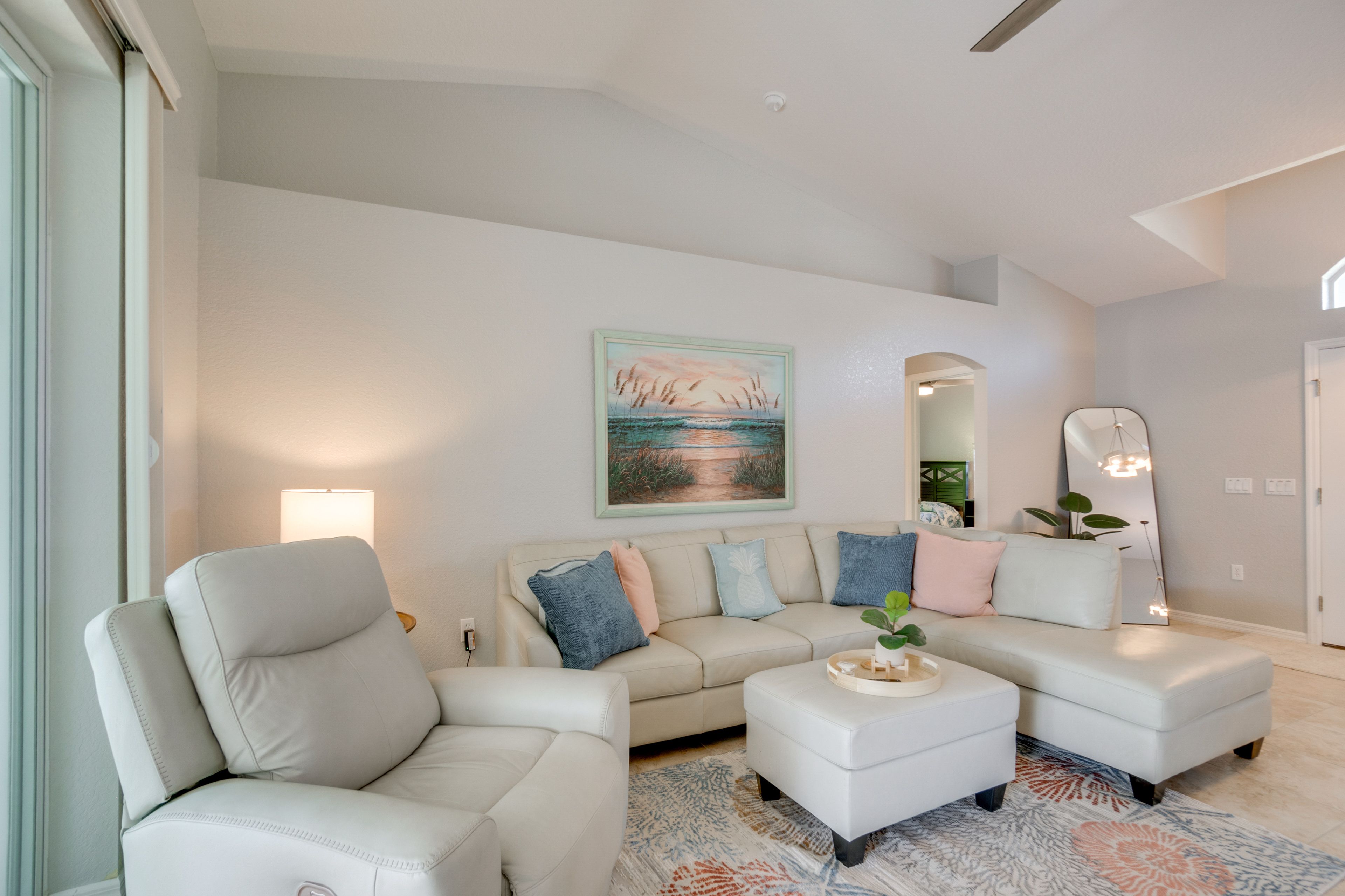 Living Room | Smart TV | Board Games