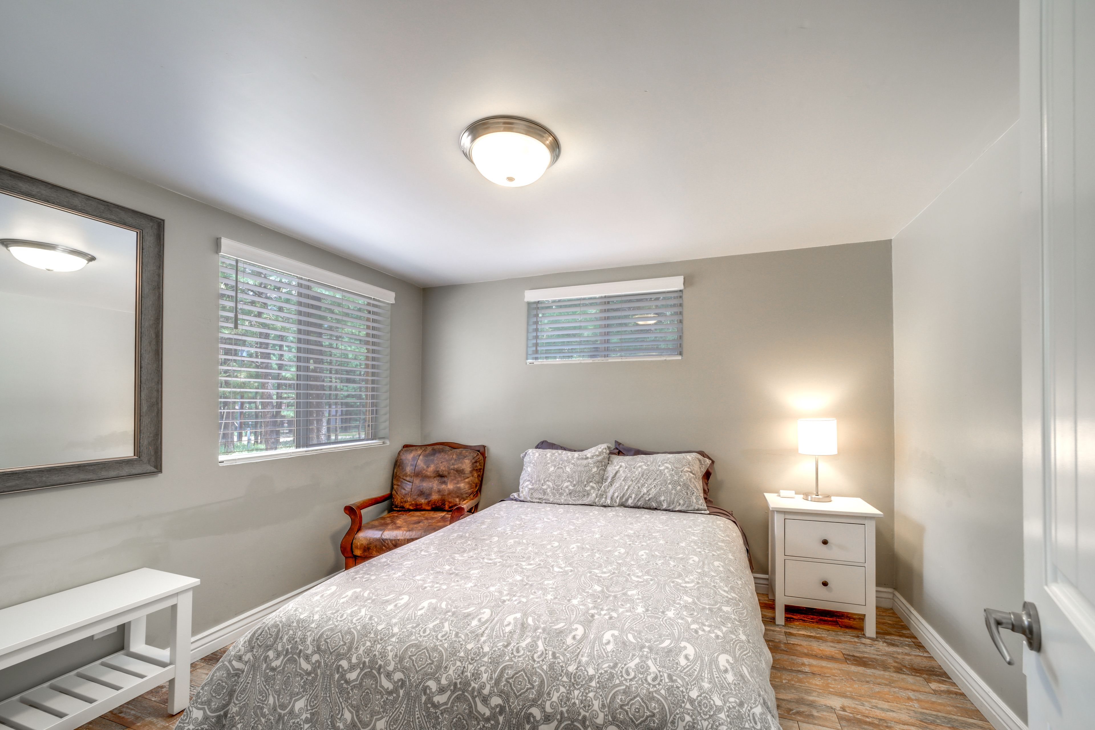 Bedroom 1 | Queen Bed | 1st Floor