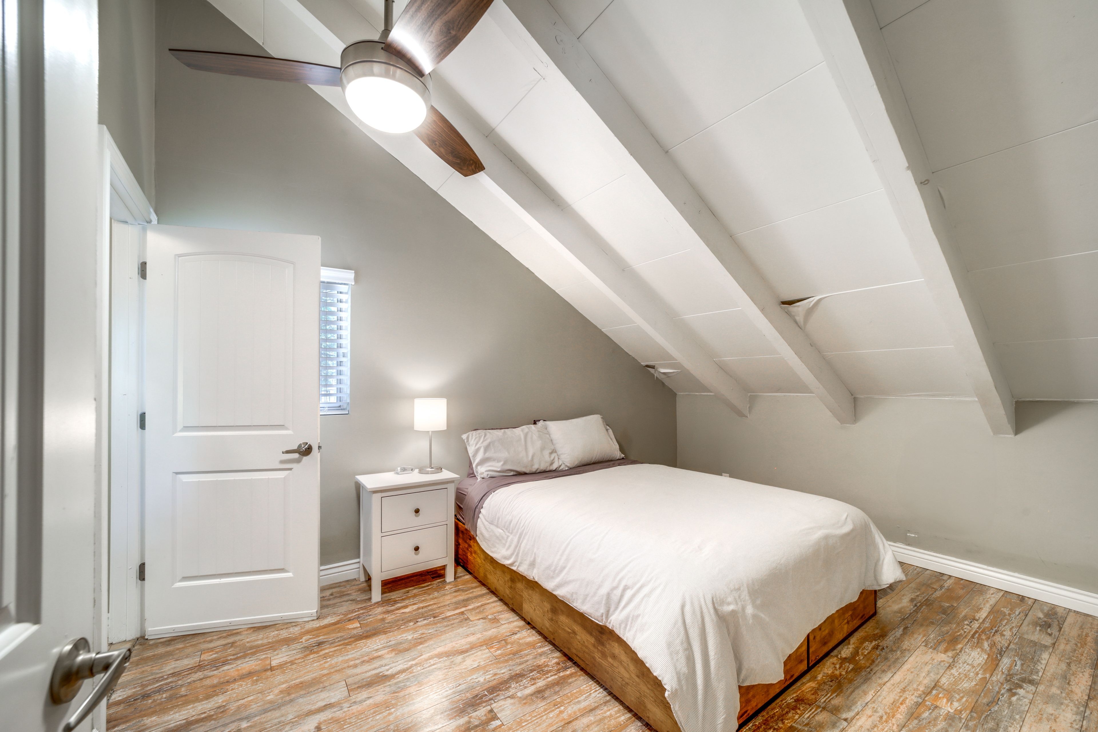 Bedroom 4 | Queen Bed | 2nd Floor