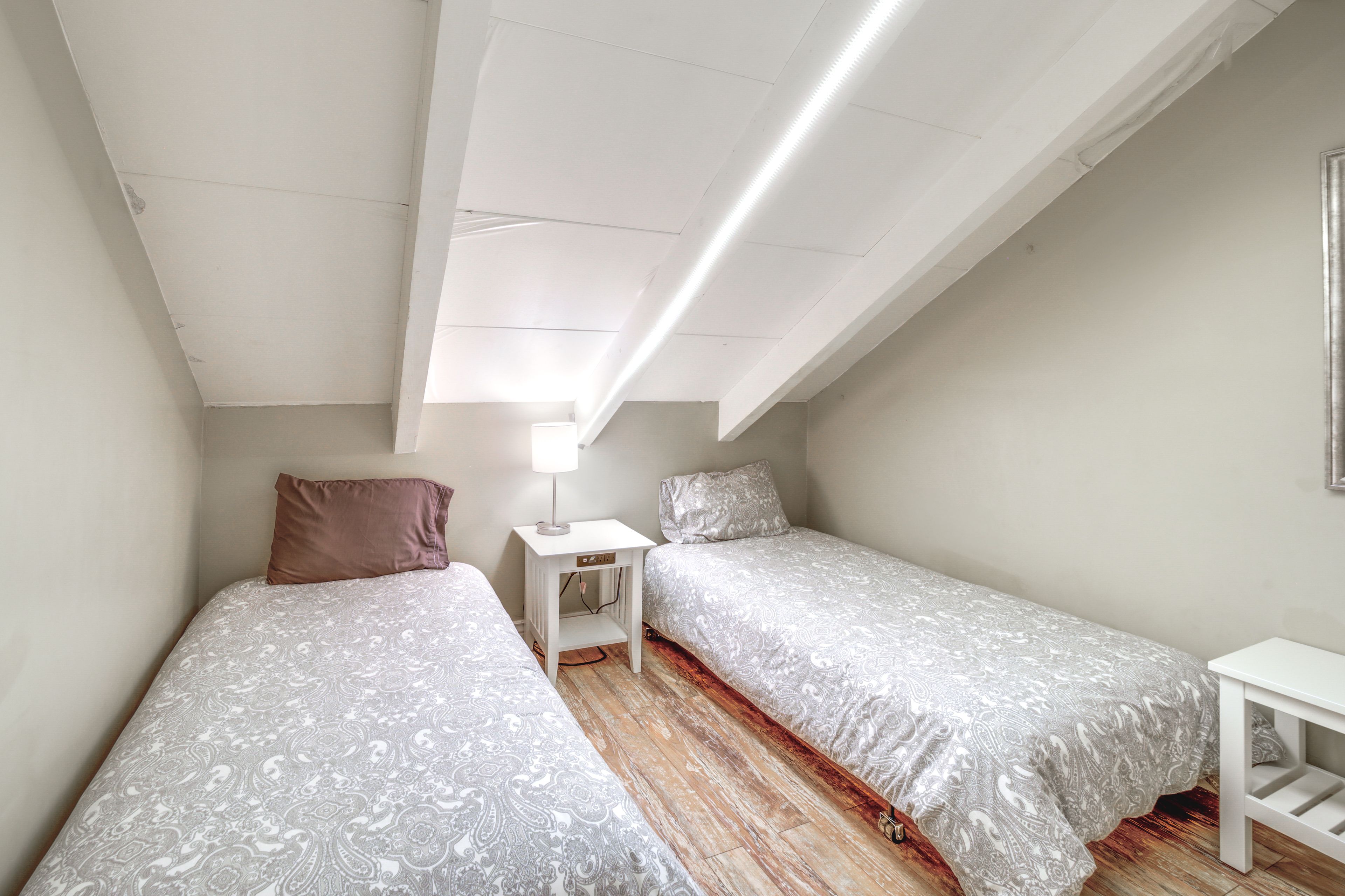 Bedroom 6 | 2 Twin Beds | 2nd Floor