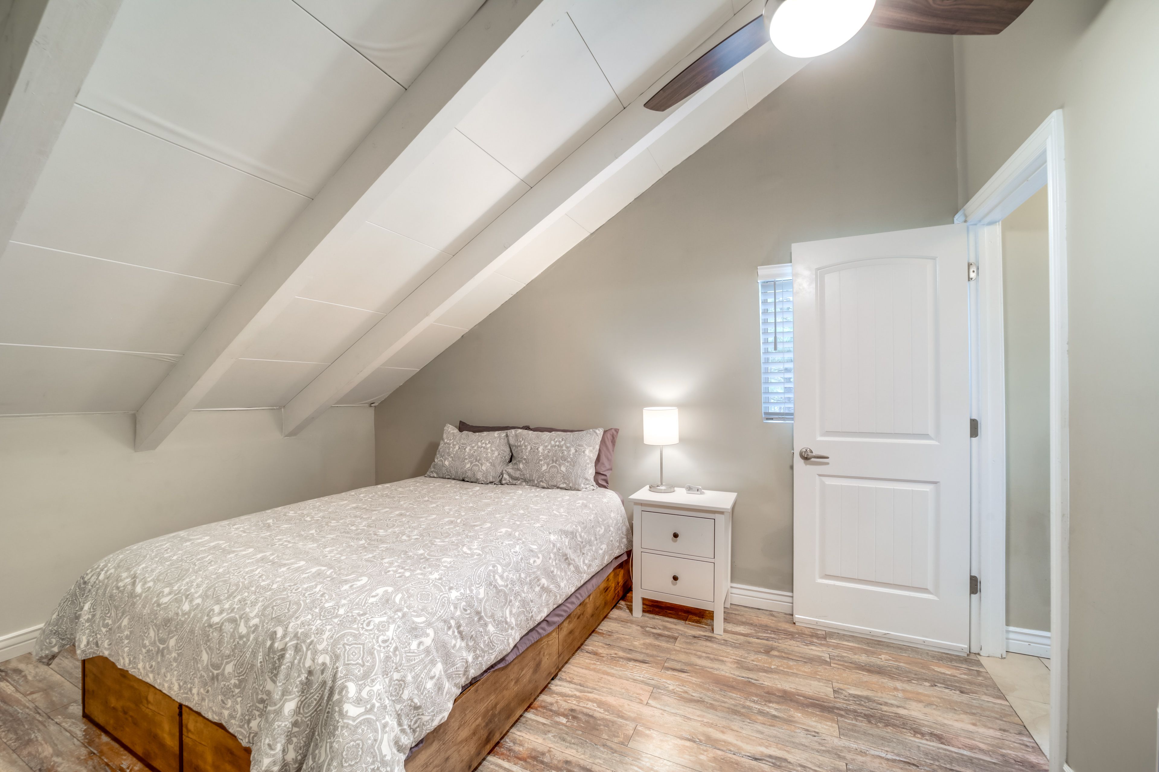 Bedroom 7 | Queen Bed | 2nd Floor