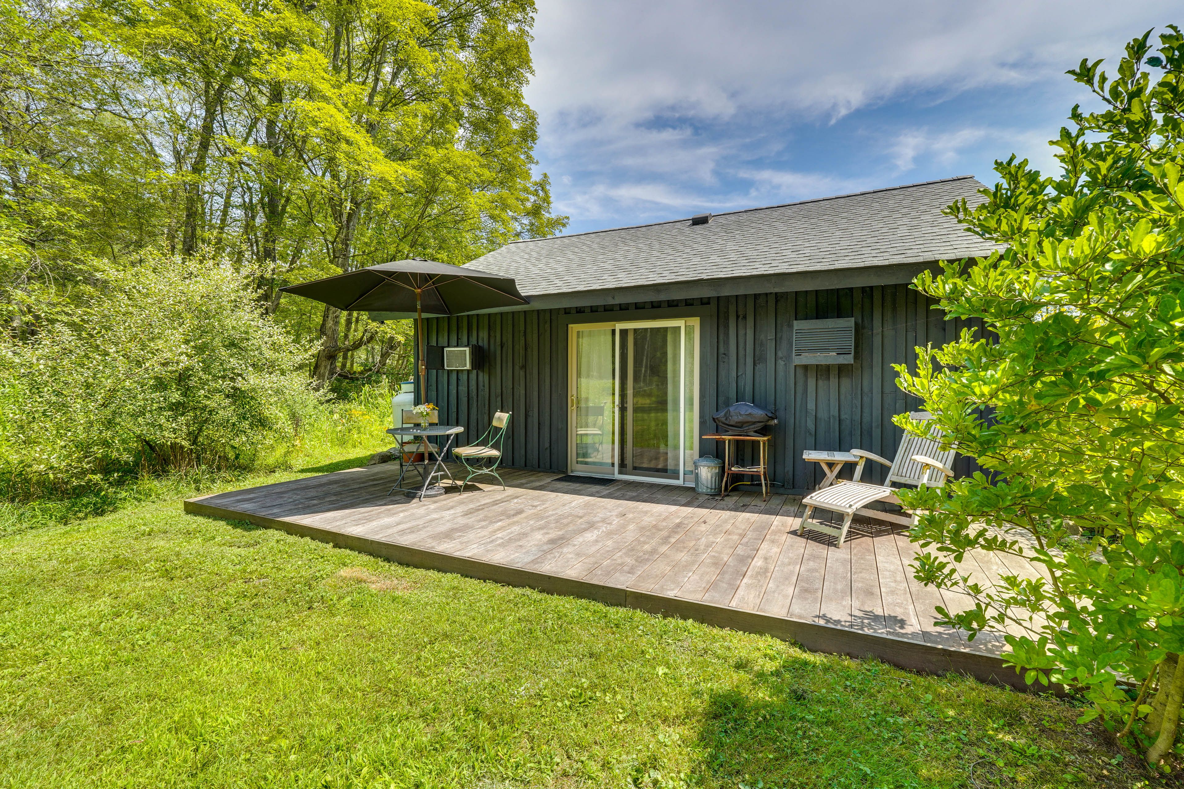 Highland Vacation Rental | Studio | 1BA | 460 Sq Ft | Small Step for Entry